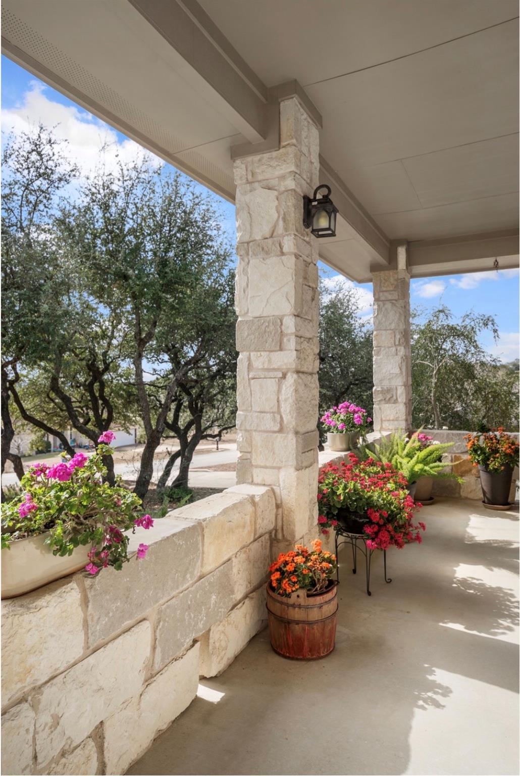 201 Greenridge Ln, Dripping Springs, TX 78620
