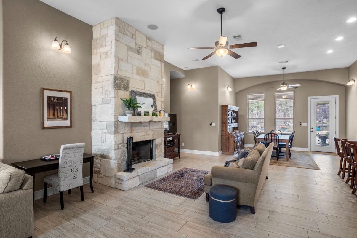 201 Greenridge Ln, Dripping Springs, TX 78620