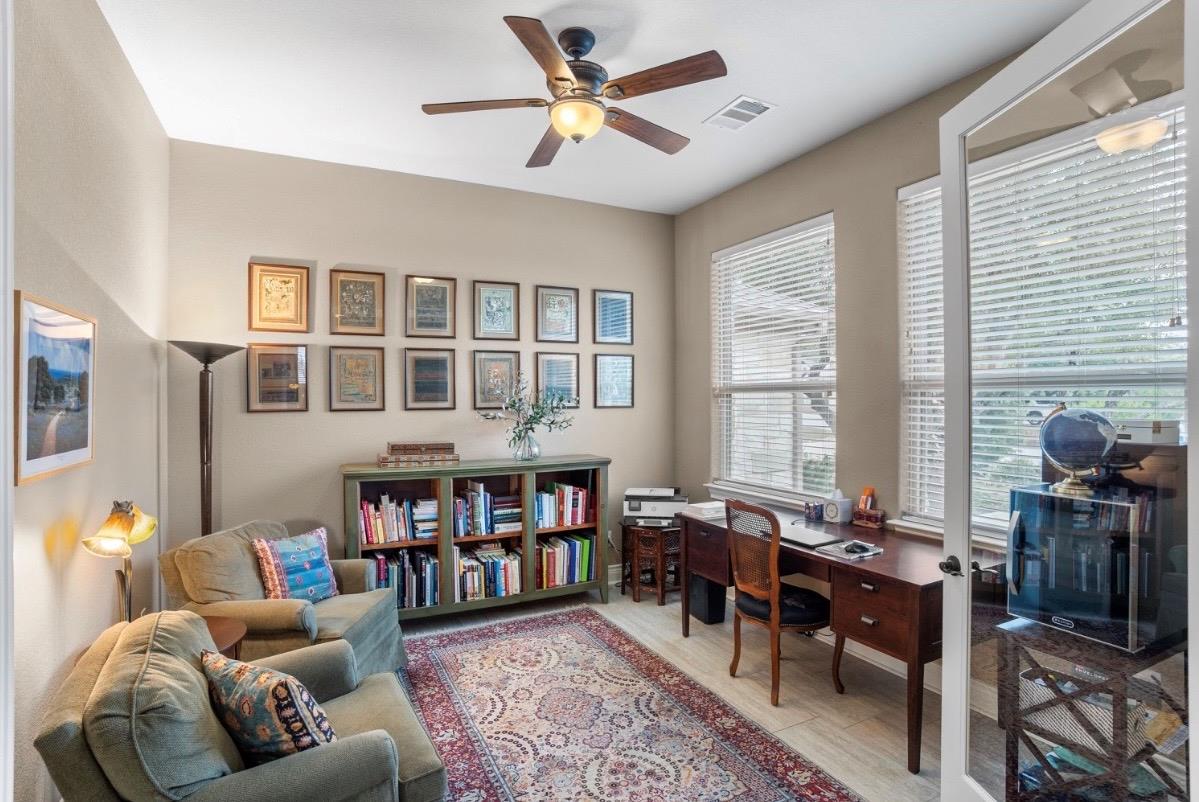 201 Greenridge Ln, Dripping Springs, TX 78620