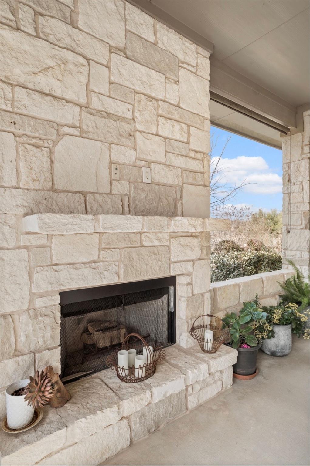 201 Greenridge Ln, Dripping Springs, TX 78620