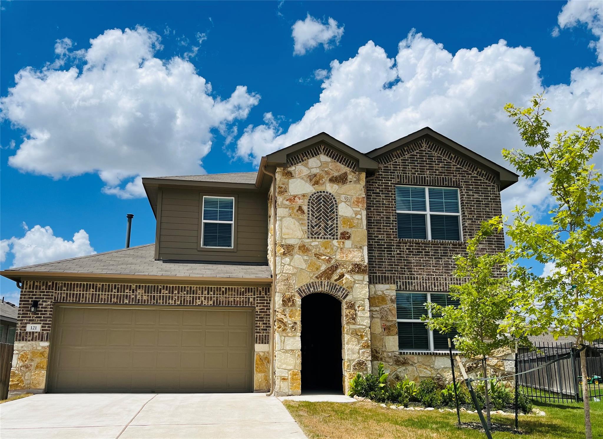 121 Arrowhead Vine St, Leander, TX 78641