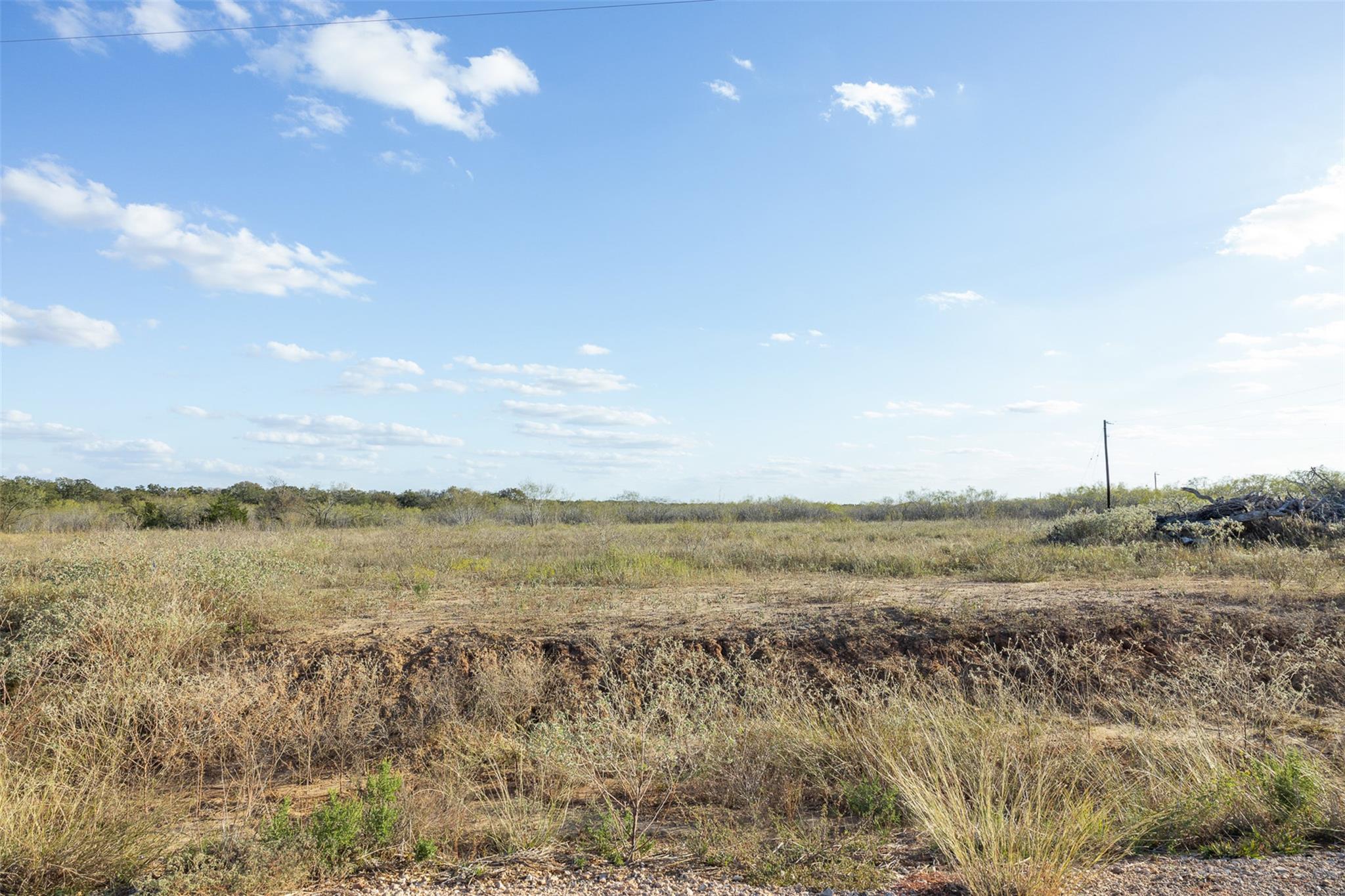 167 Sly St, Dale, TX 78616