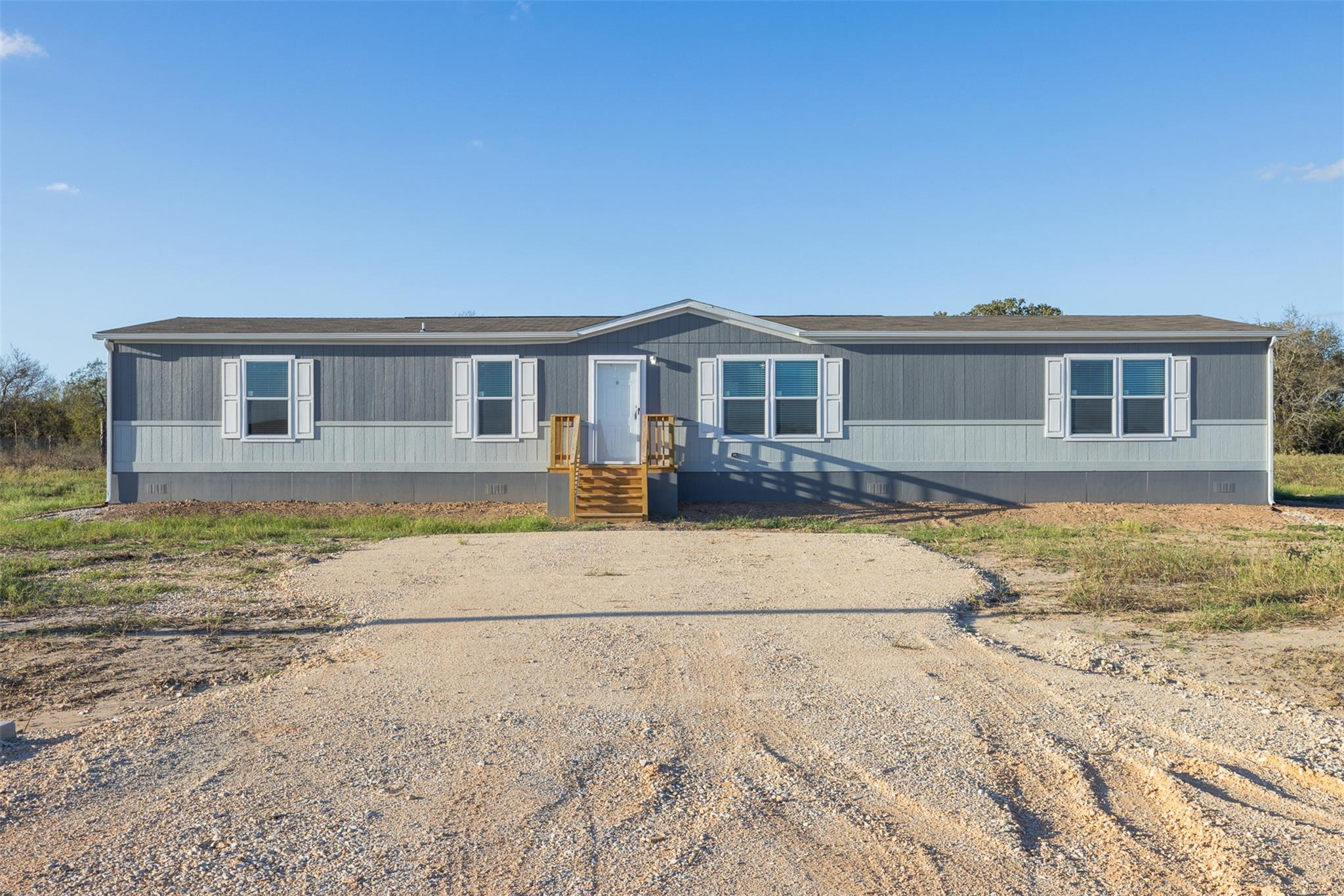 139 Azalea Ct, Dale, TX 78616