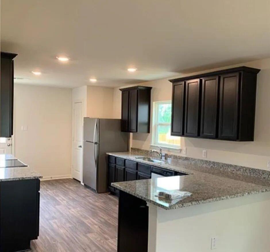 213 N Crescent park Dr, Jarrell, TX 76537