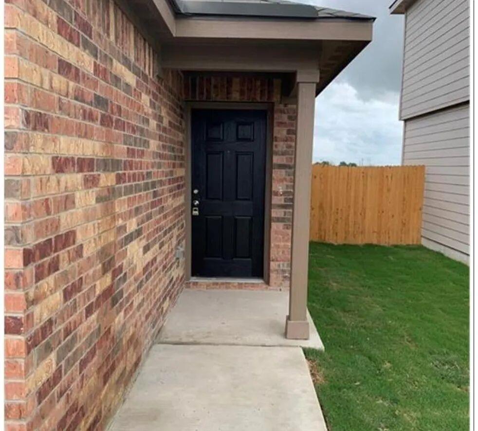 213 N Crescent park Dr, Jarrell, TX 76537