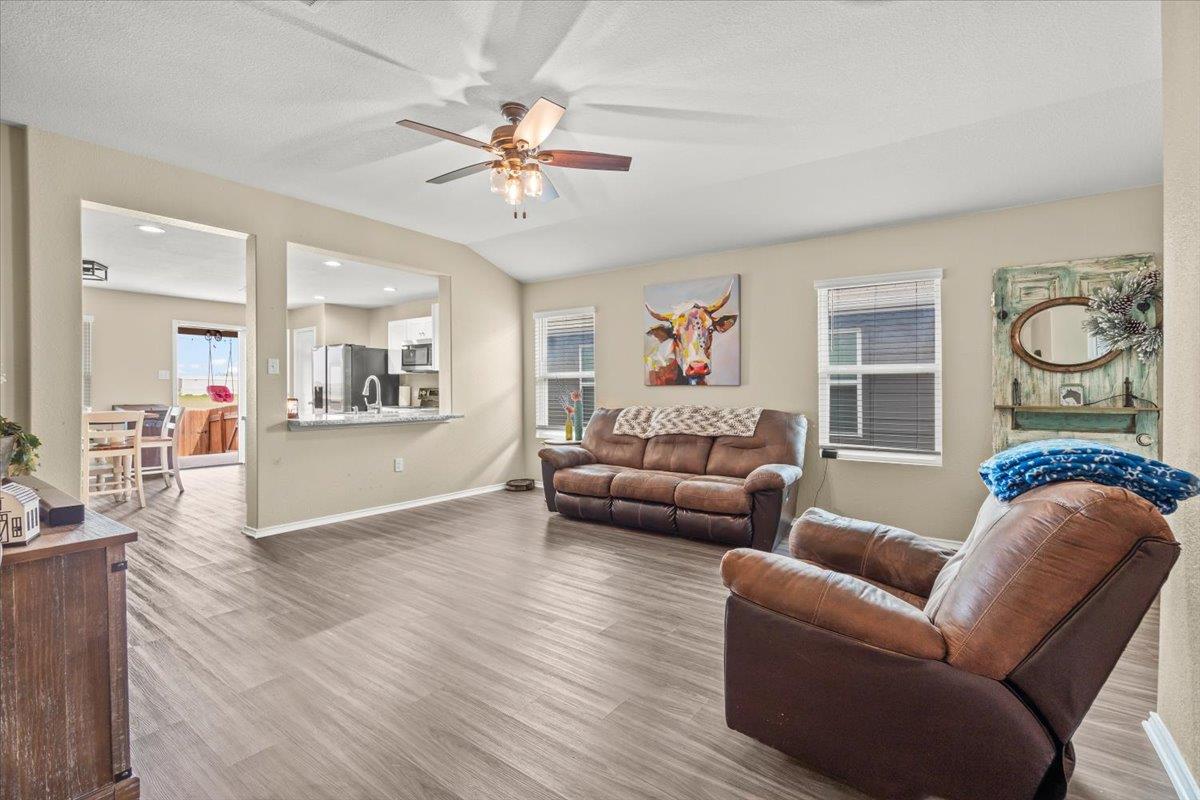 342 Kowald Ln N, New Braunfels, TX 78130