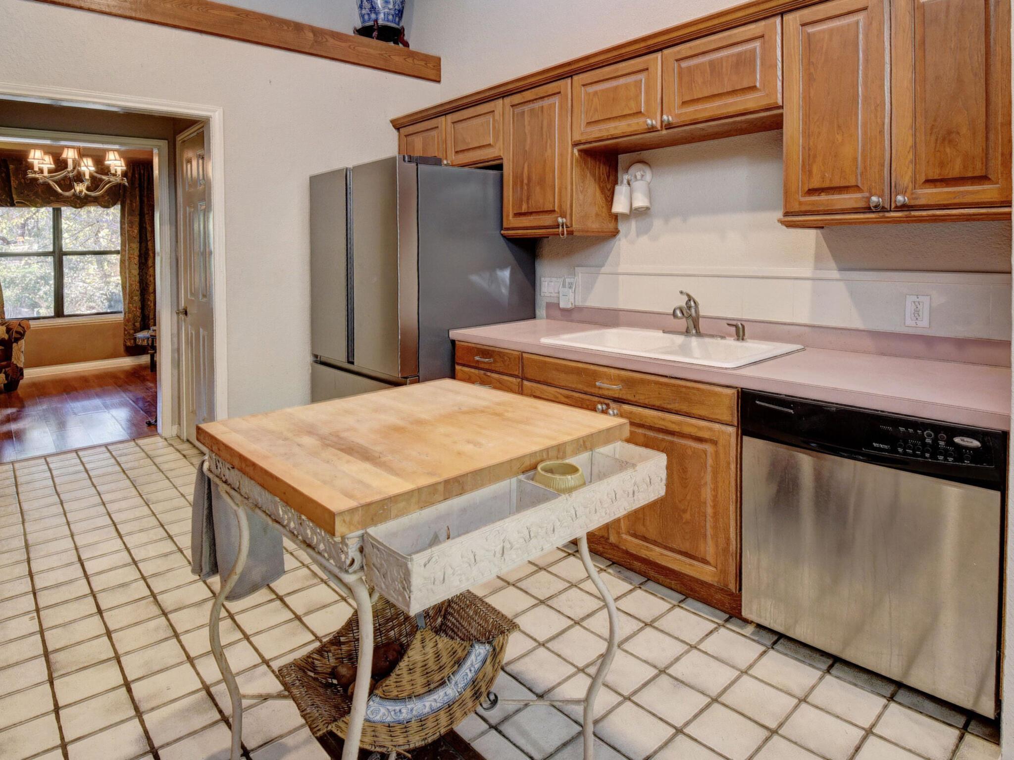 191 Mamalu Dr, Bastrop, TX 78602