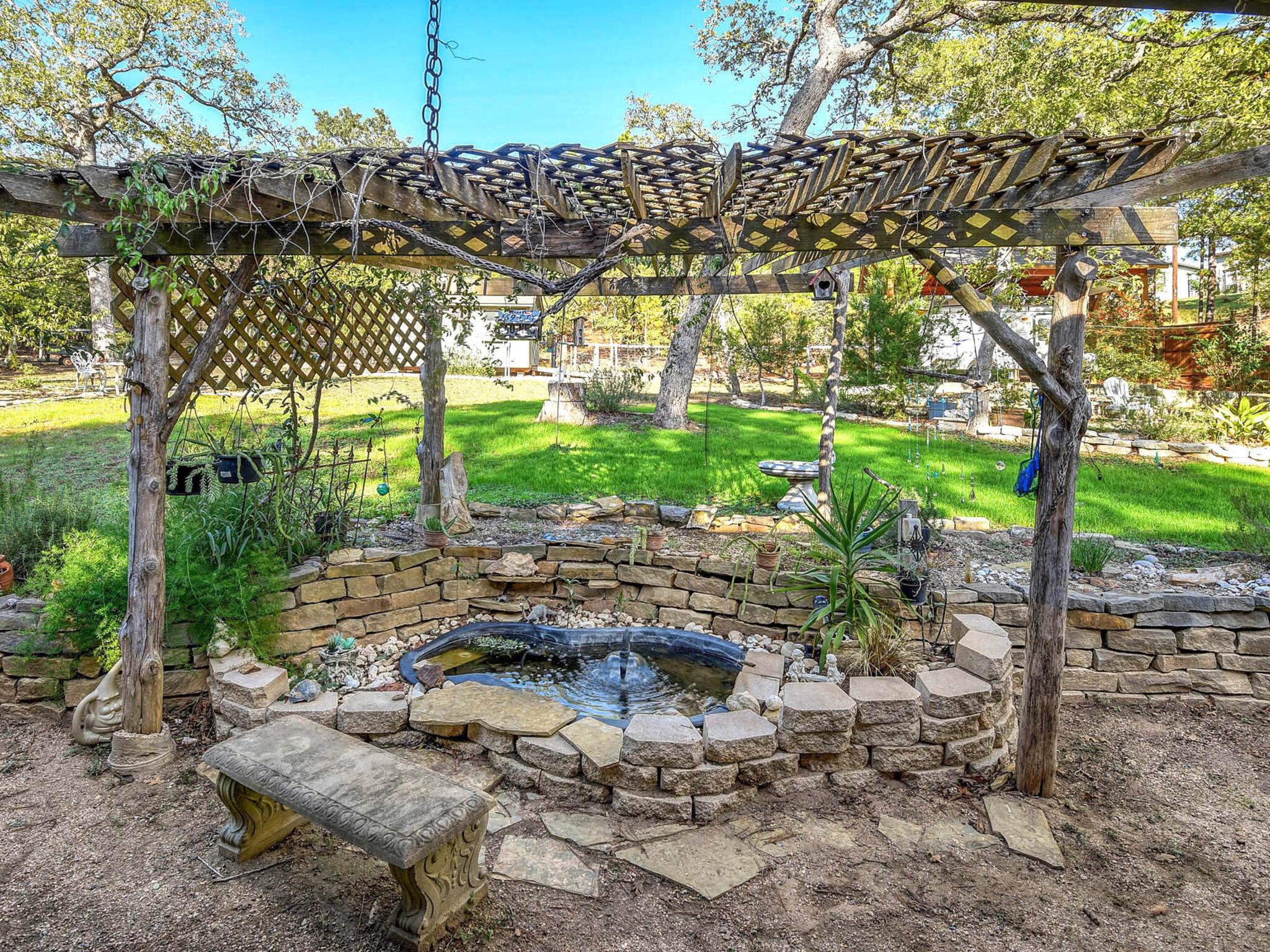 191 Mamalu Dr, Bastrop, TX 78602