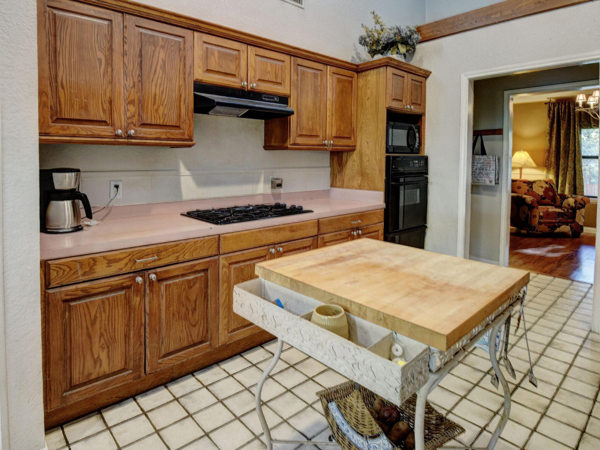 191 Mamalu Dr, Bastrop, TX 78602