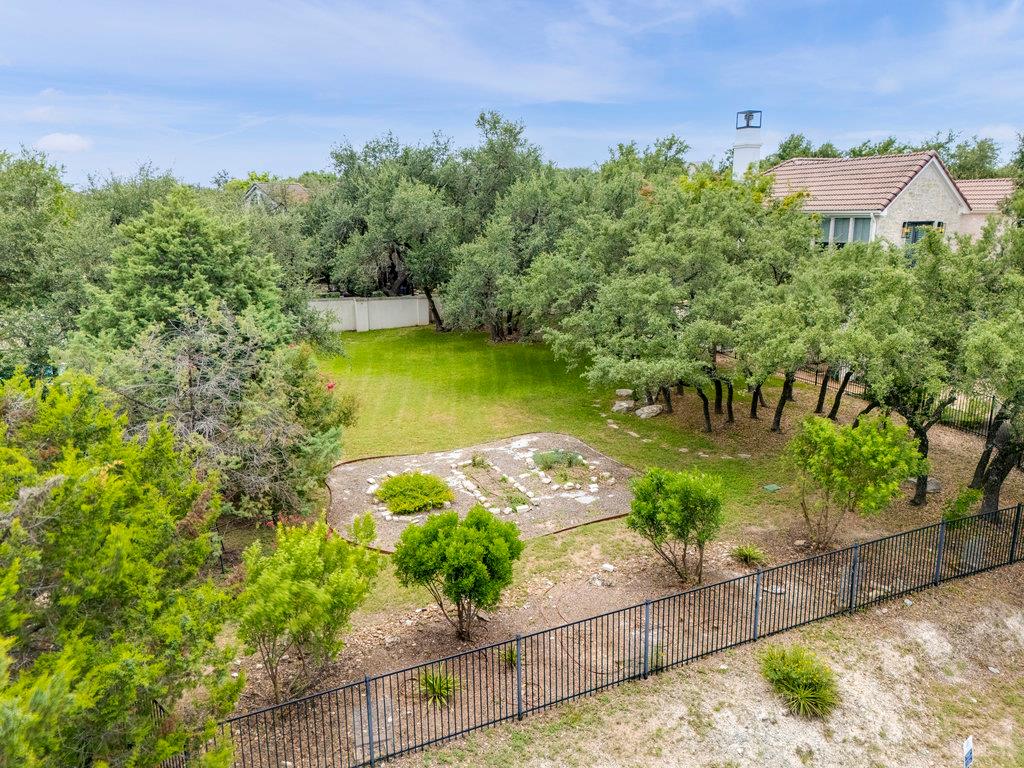 9 Wingreen Loop, The Hills, TX 78738
