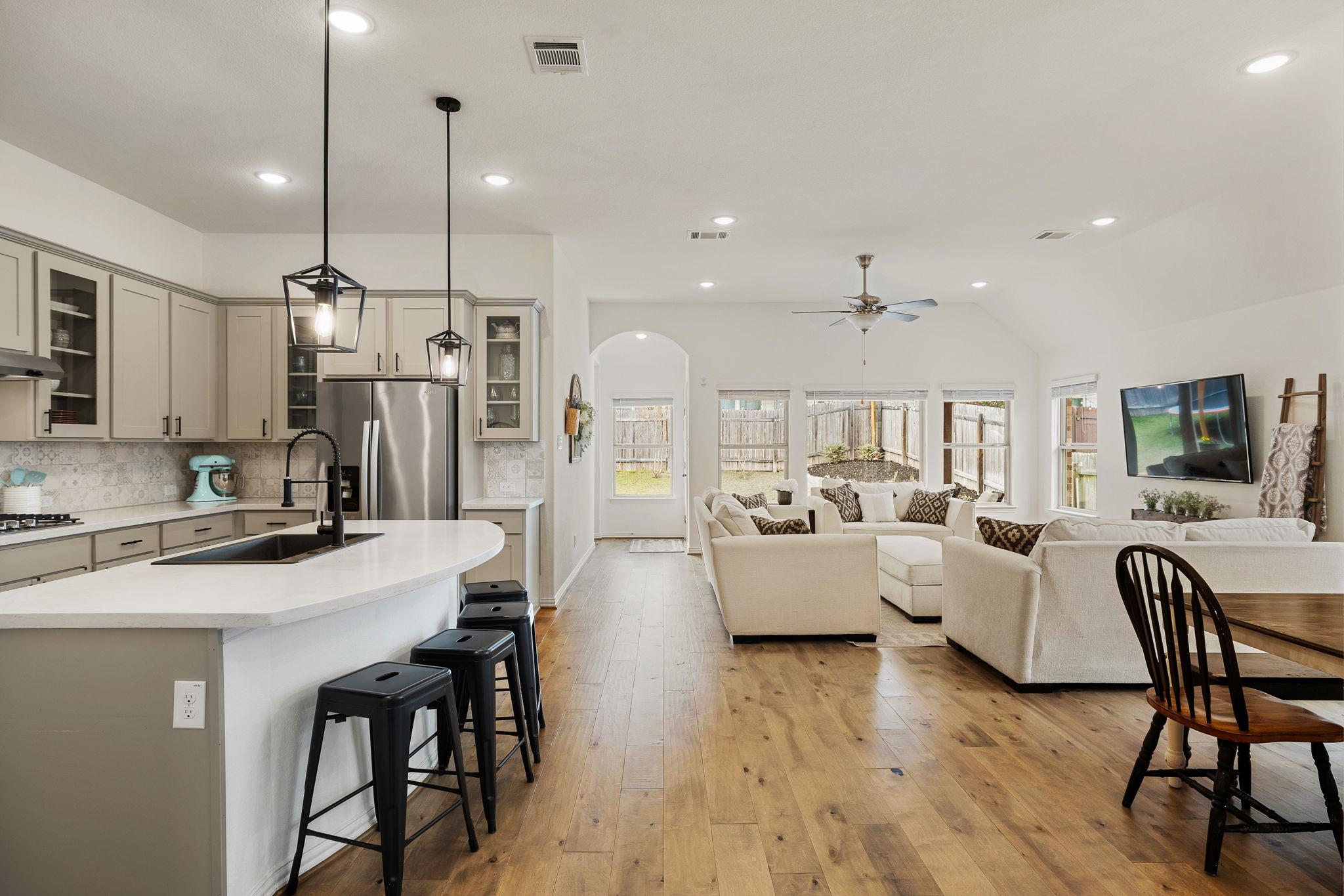 421 Red Matador Ln, Leander, TX 78641