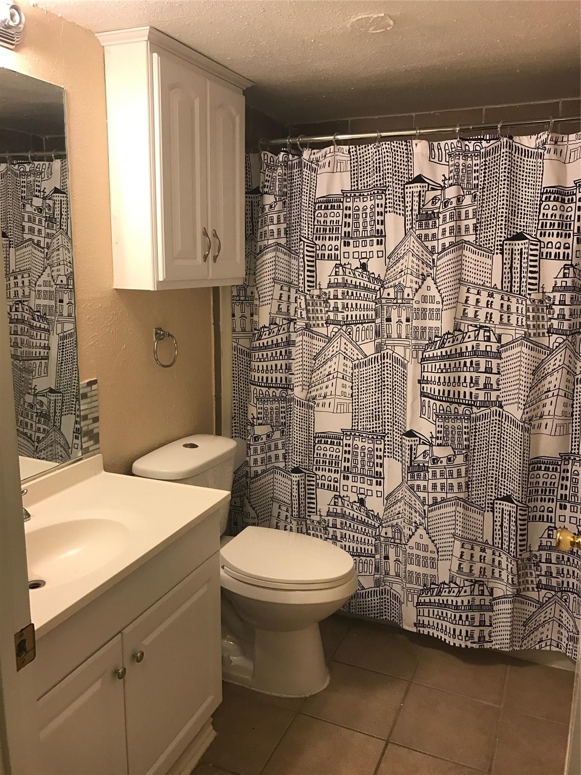 2401 Leon St # 203, Austin, TX 78705