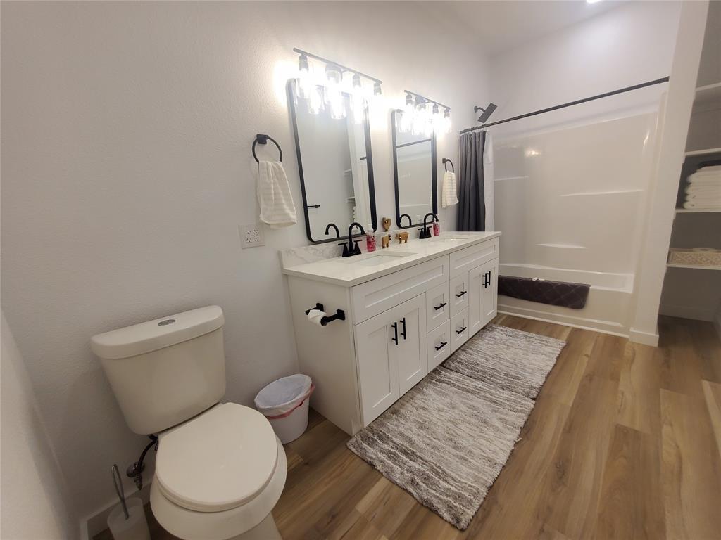 105 Red Tip Ln, Brenham, TX 77833