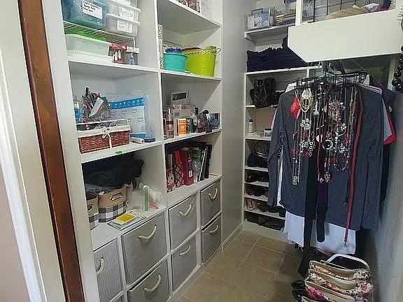 105 Red Tip Ln, Brenham, TX 77833