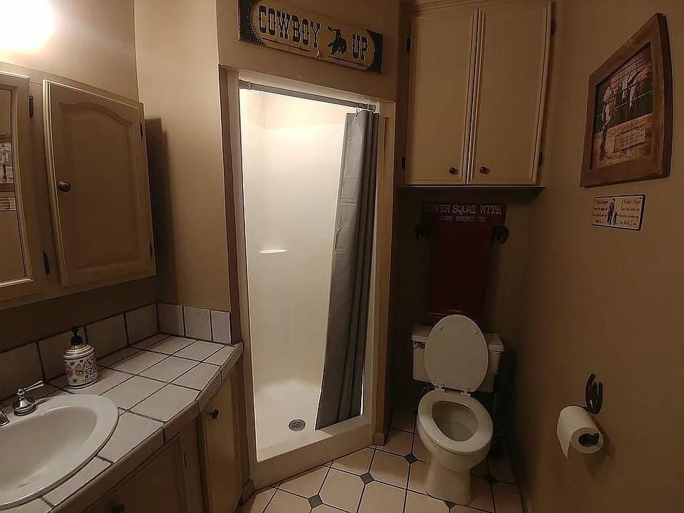 105 Red Tip Ln, Brenham, TX 77833