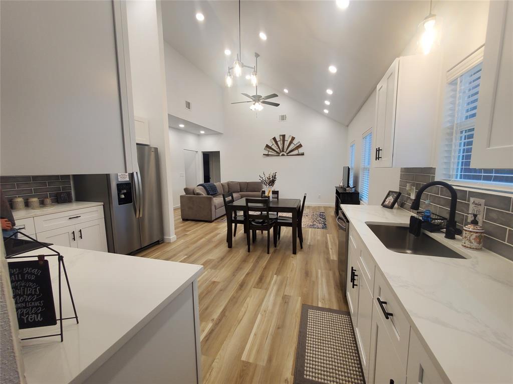 105 Red Tip Ln, Brenham, TX 77833