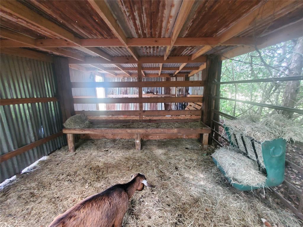 105 Red Tip Ln, Brenham, TX 77833