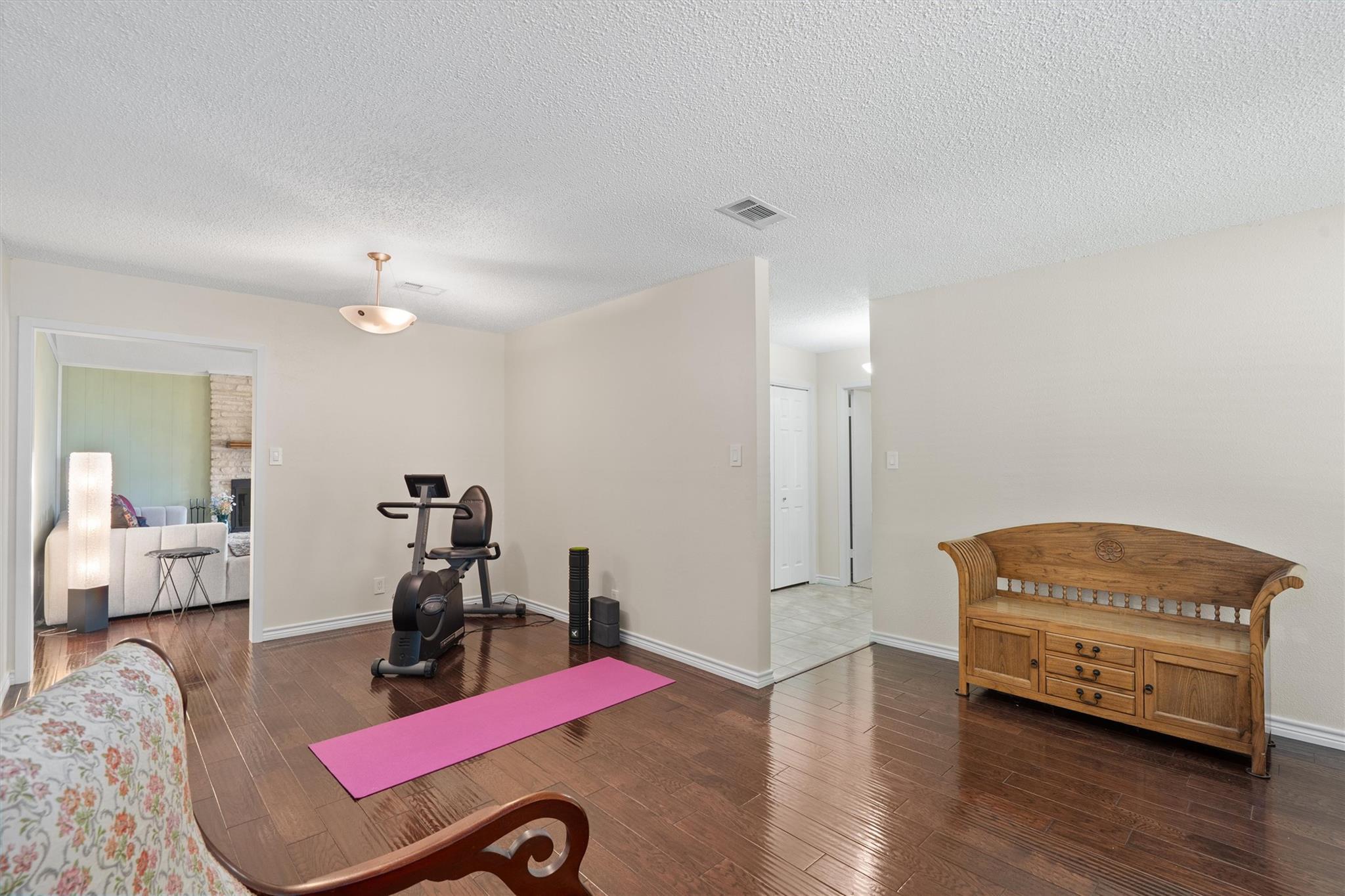 13215 Woodthorpe St, Austin, TX 78729