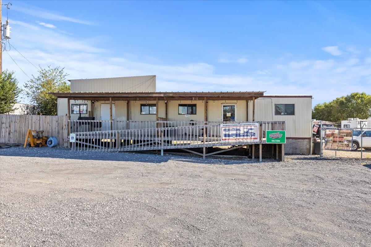 1163 OR 1145 FM 78, Marion, TX 78124