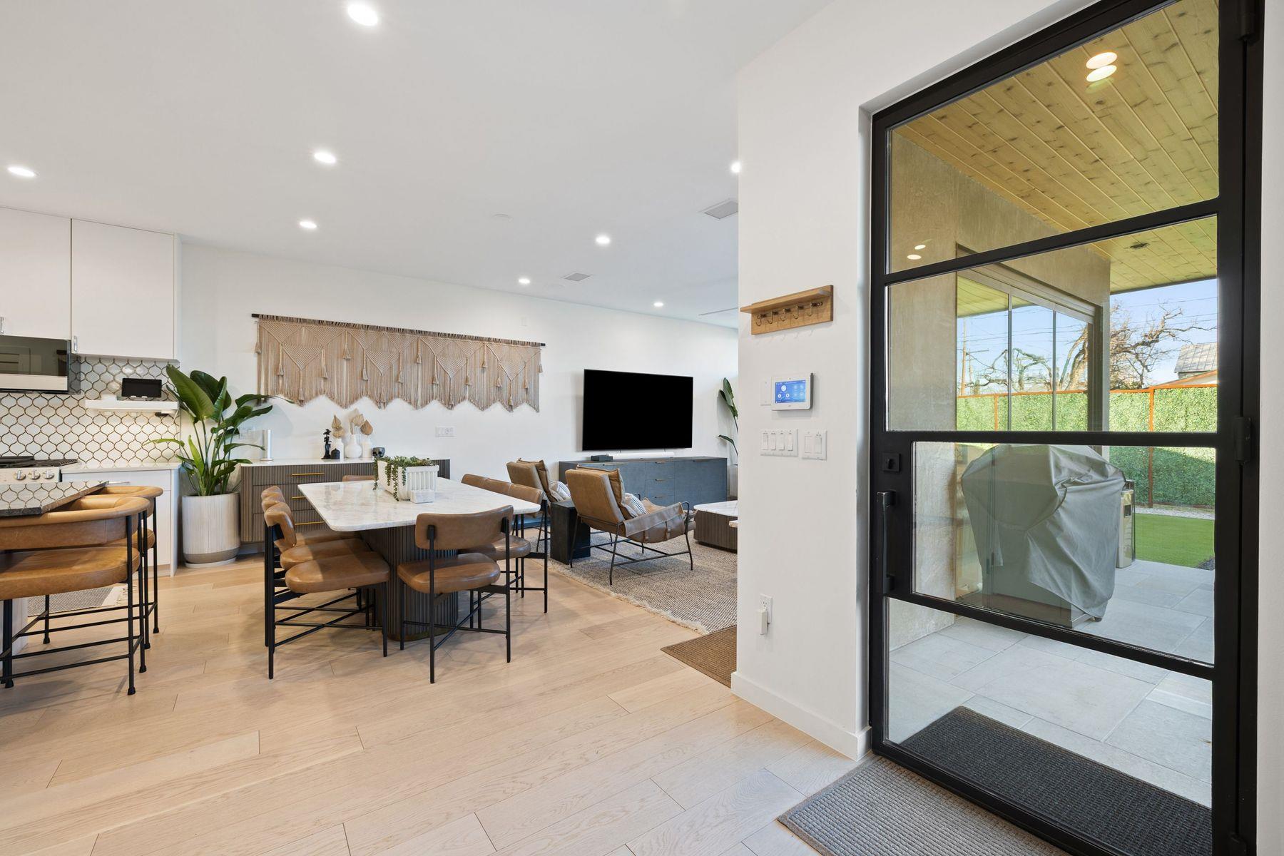 1304 Comal St, Austin, TX 78702