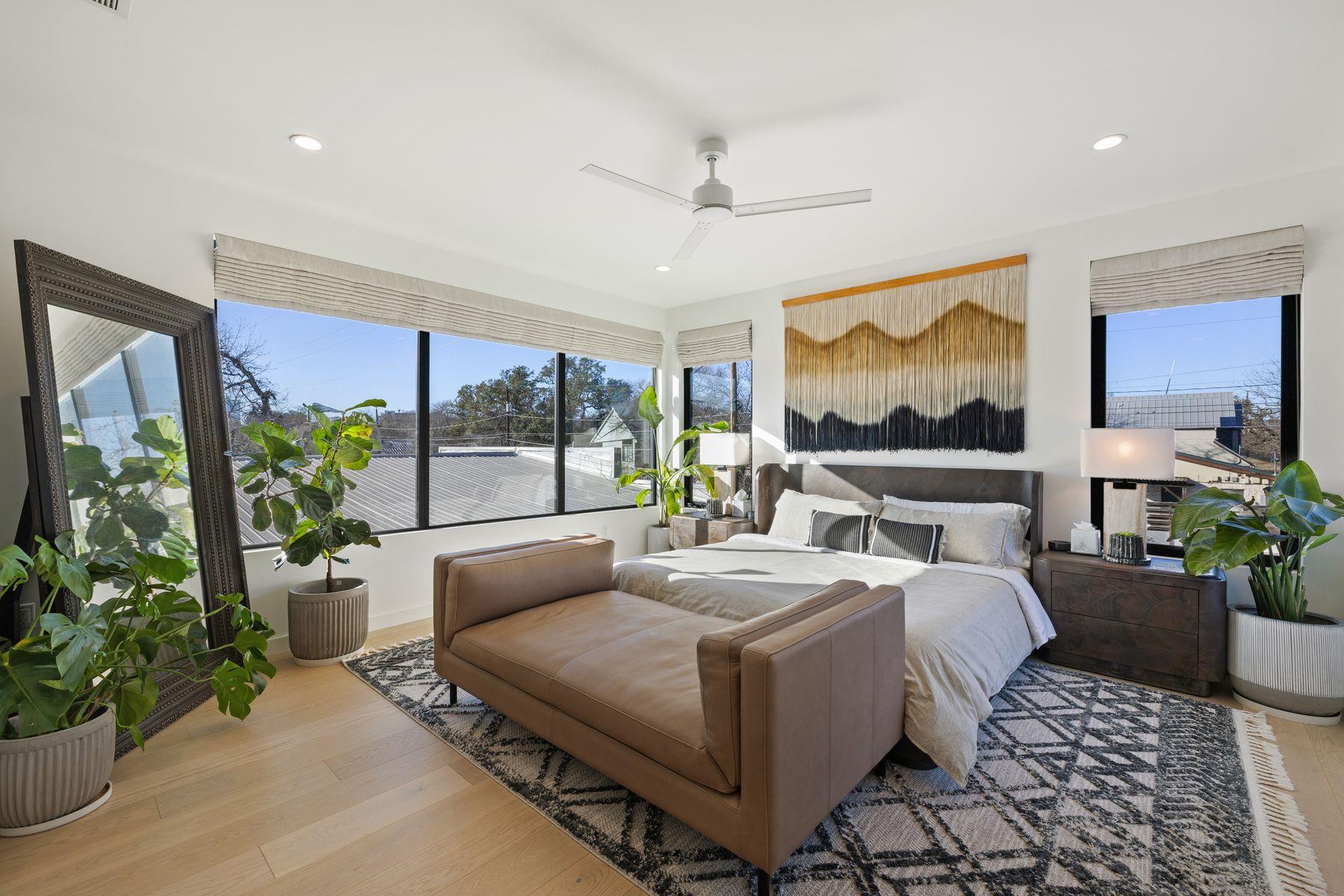 1304 Comal St, Austin, TX 78702