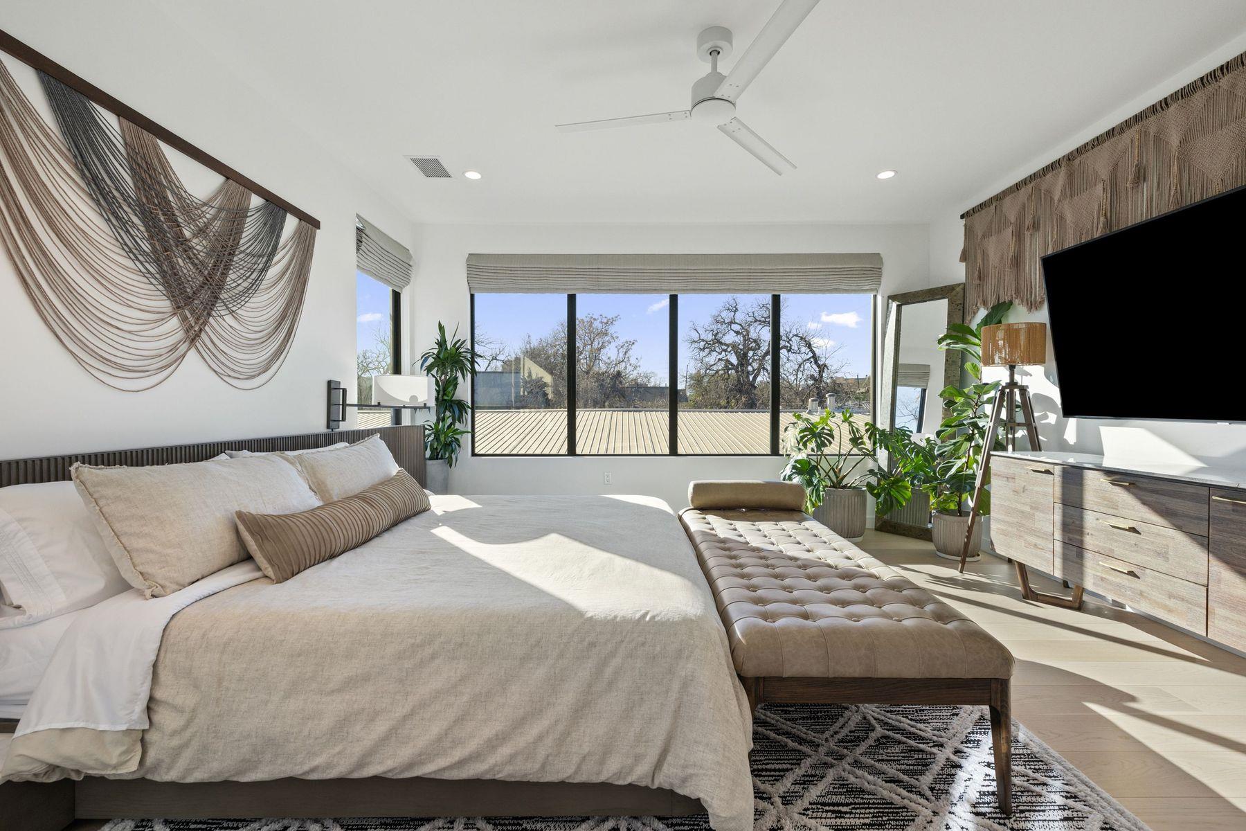 1304 Comal St, Austin, TX 78702