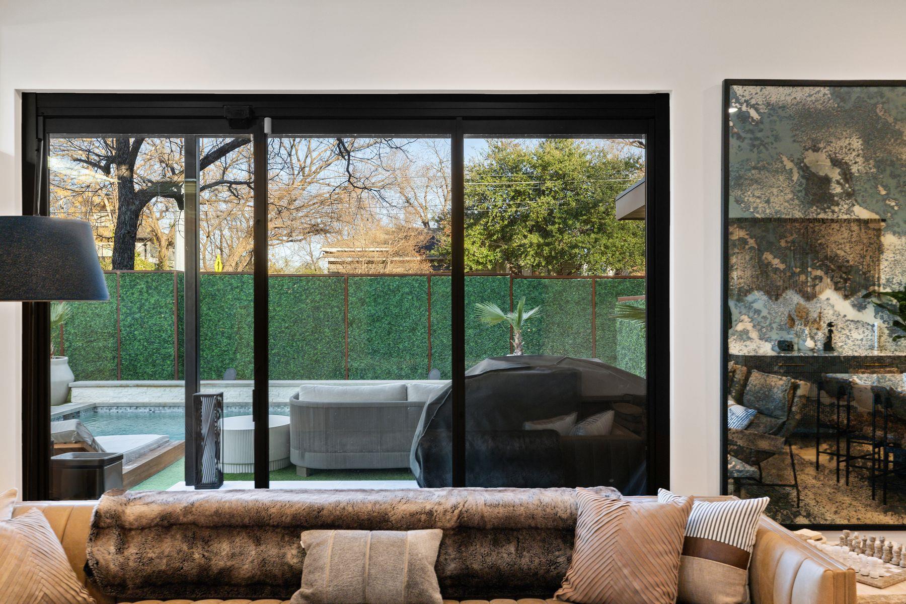 1304 Comal St, Austin, TX 78702