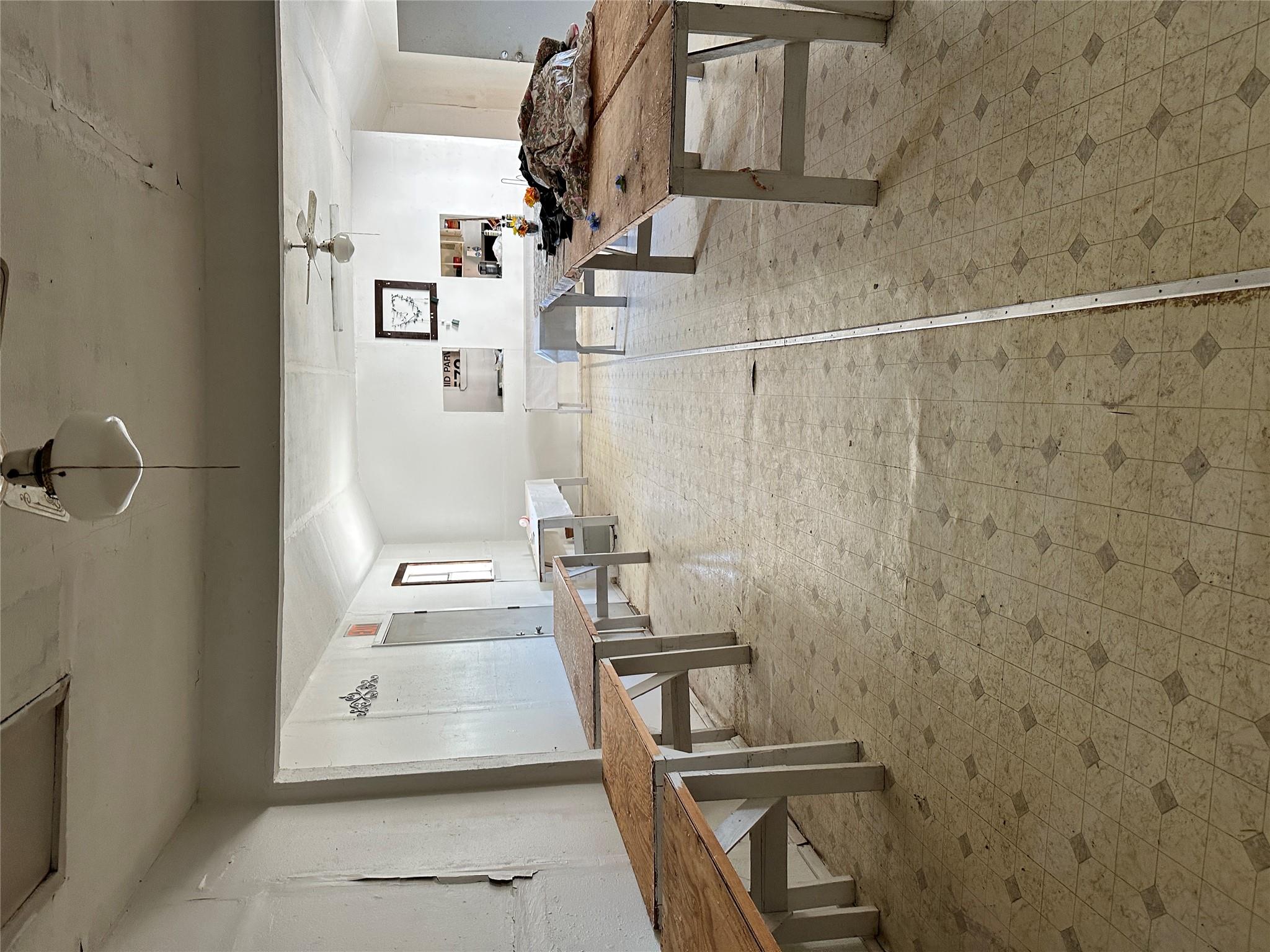 125 2nd Ave, Taylor, TX 76574