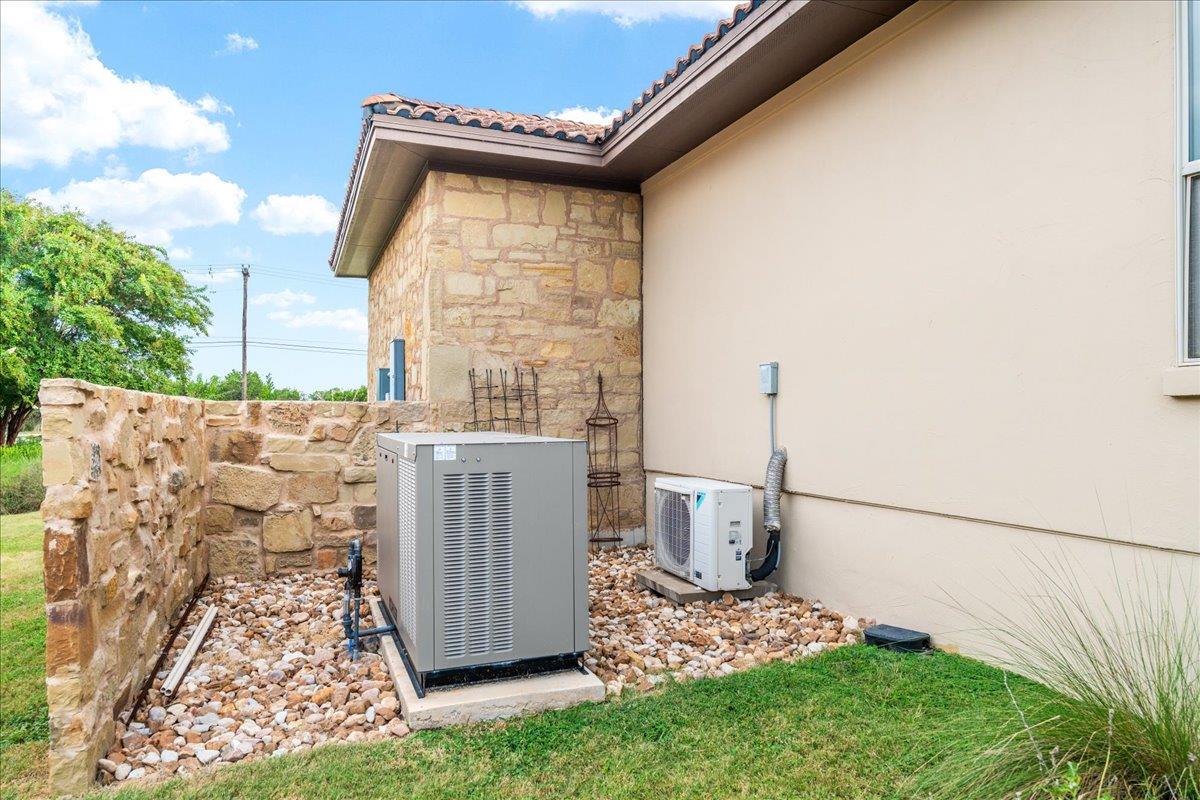 1116 Watercliffe Dr, Lago Vista, TX 78645