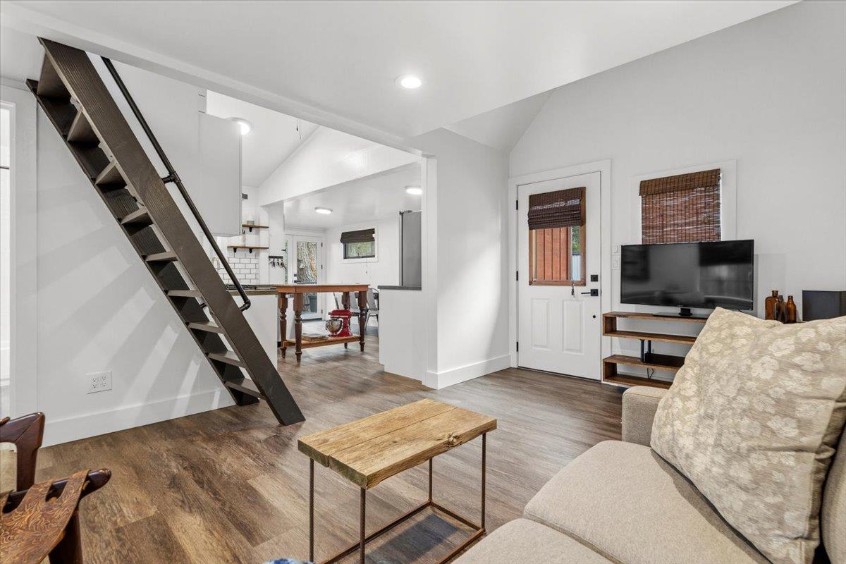 153 Old Wingo Pl, McDade, TX 78650