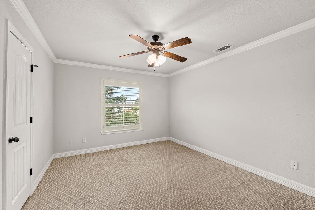 365 Green Park Dr, Belton, TX 76513