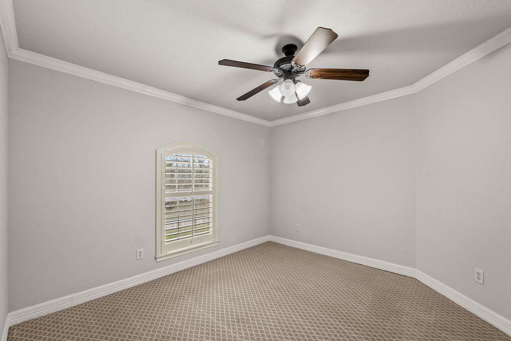 365 Green Park Dr, Belton, TX 76513