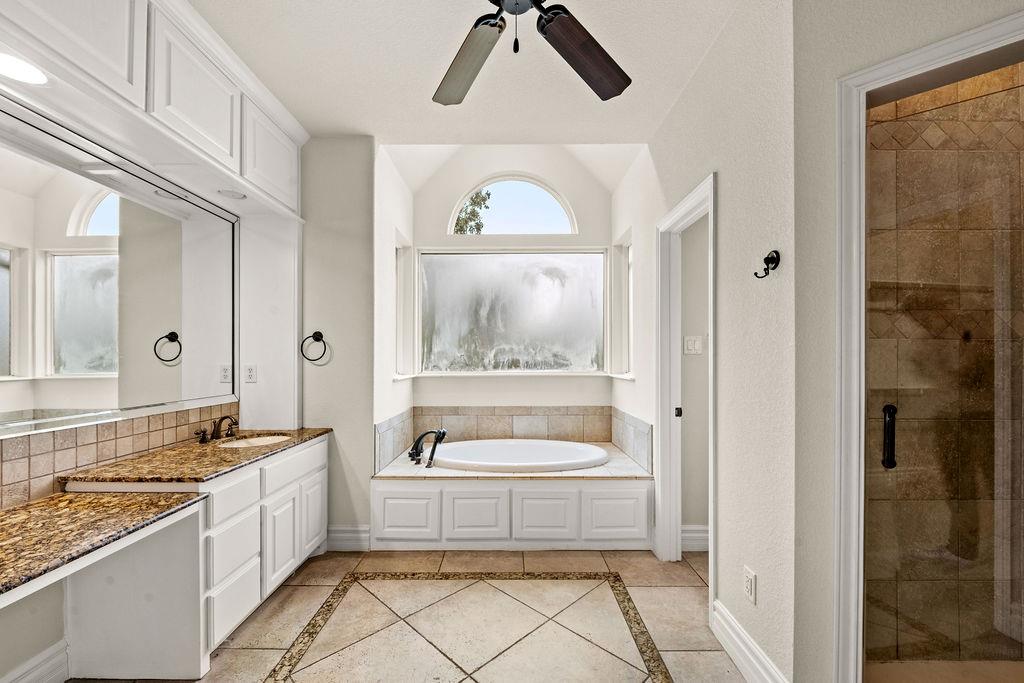 365 Green Park Dr, Belton, TX 76513