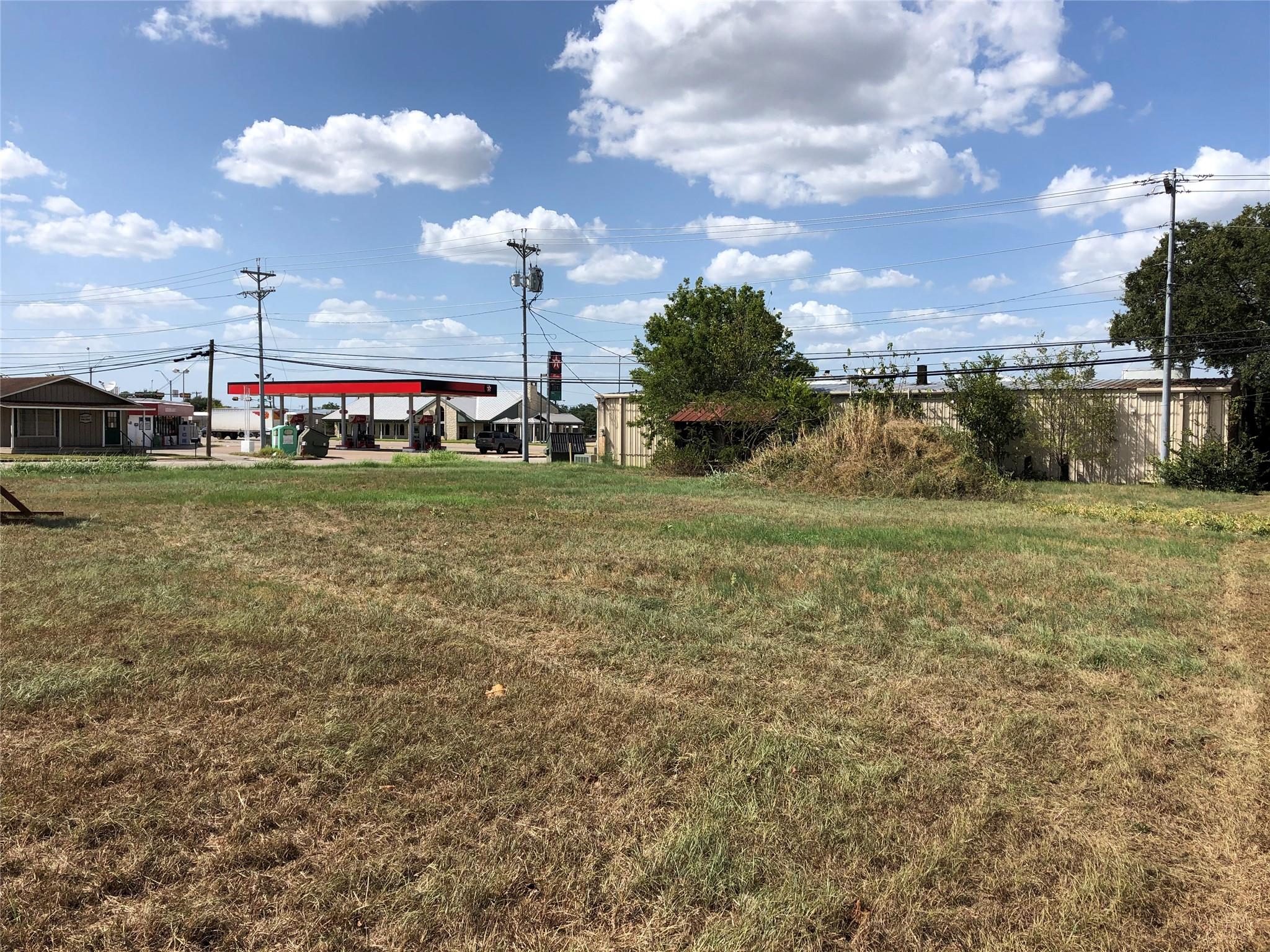 164 S Manse Ave, Giddings, TX 78942