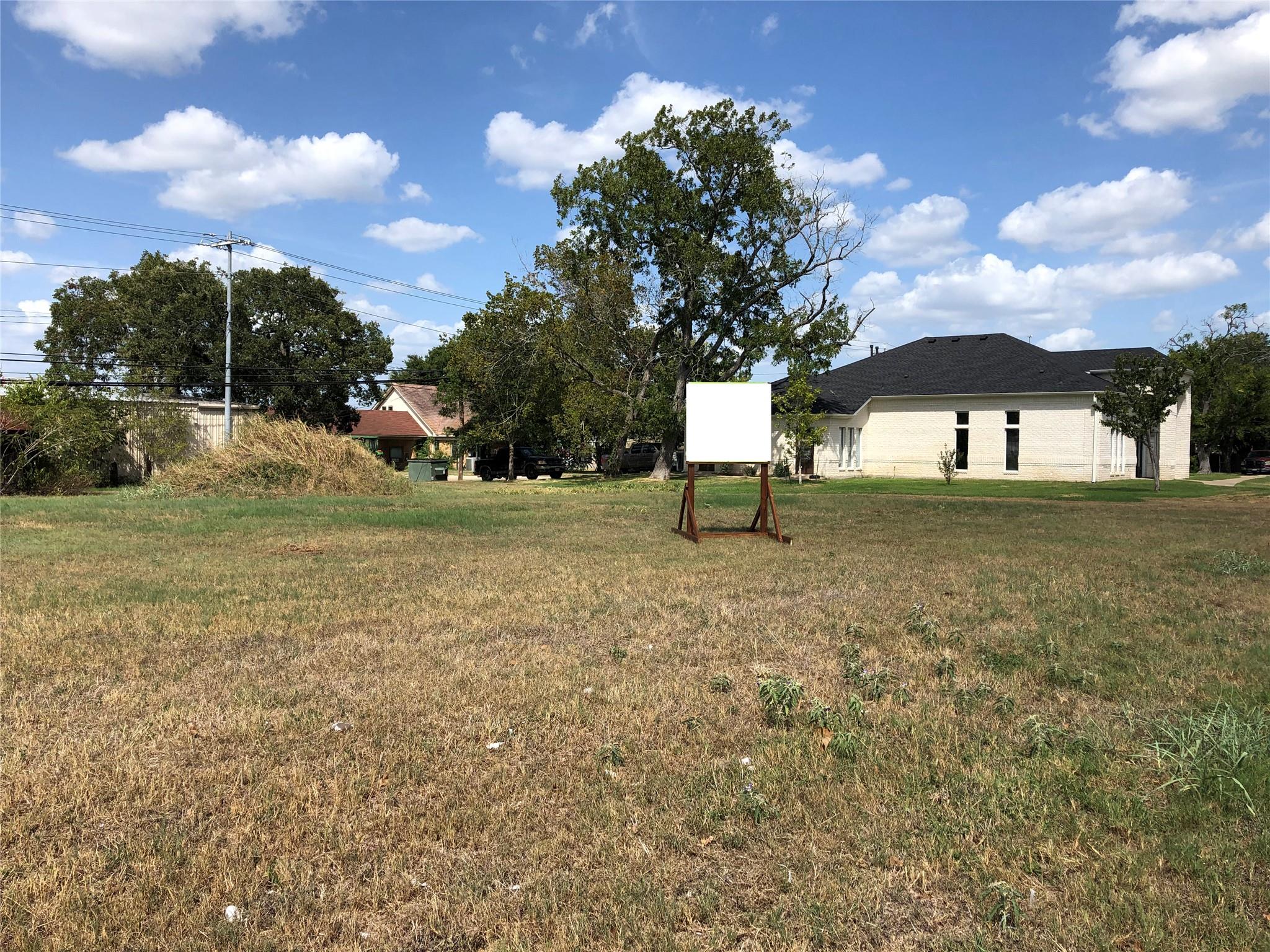 164 S Manse Ave, Giddings, TX 78942