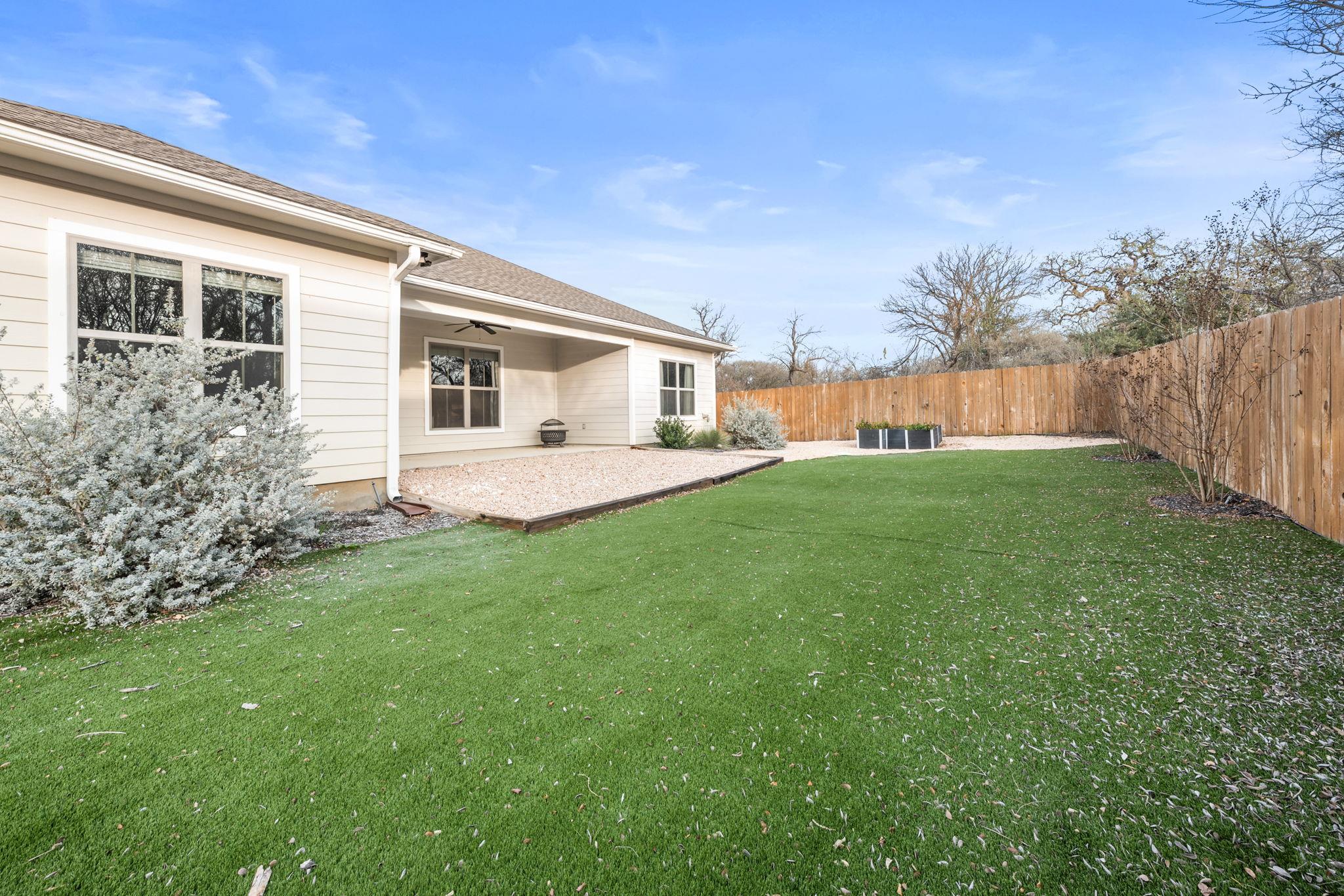 139 W Maple Dr, Granite Shoals, TX 78654