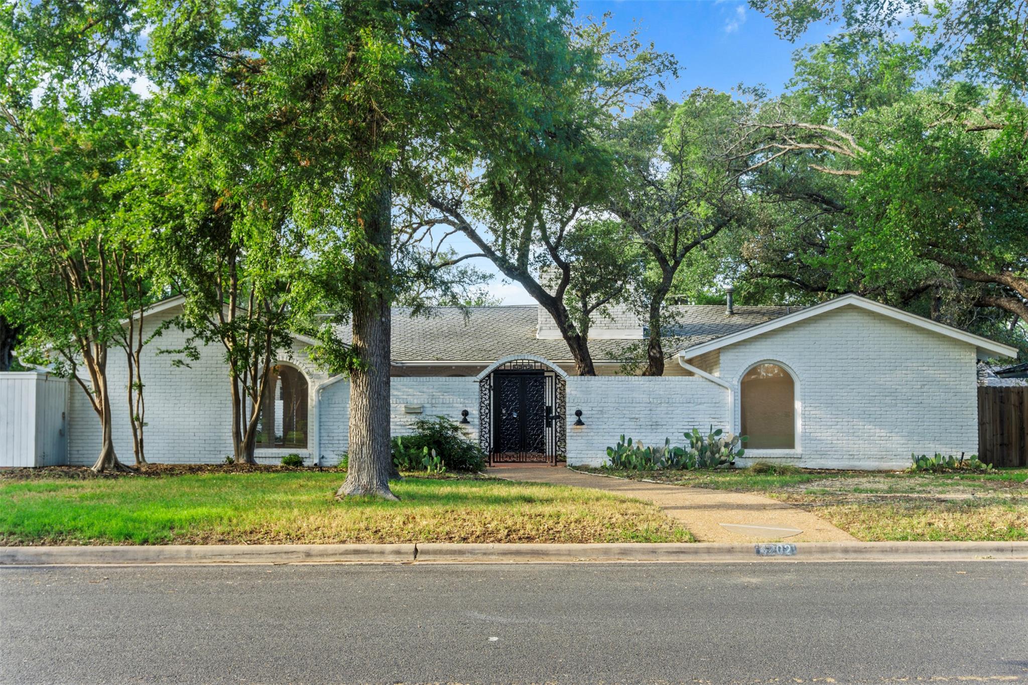 4202 N Hills Dr, Austin, TX 78731
