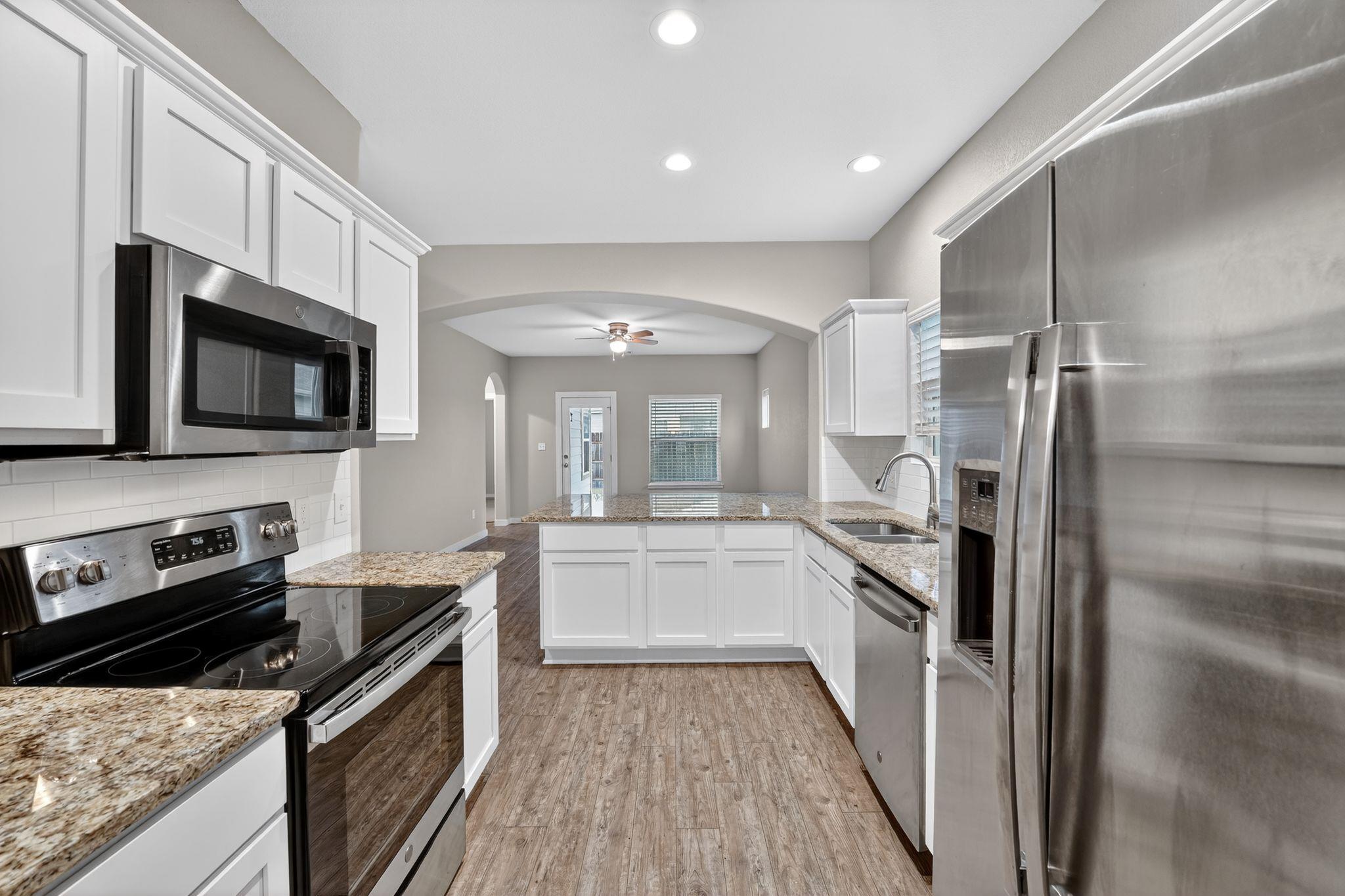 309 Cotton Cir, Thrall, TX 76578