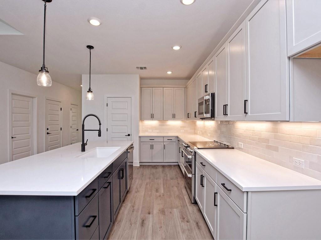 920 Ray Berglund Blvd, Round Rock, TX 78664