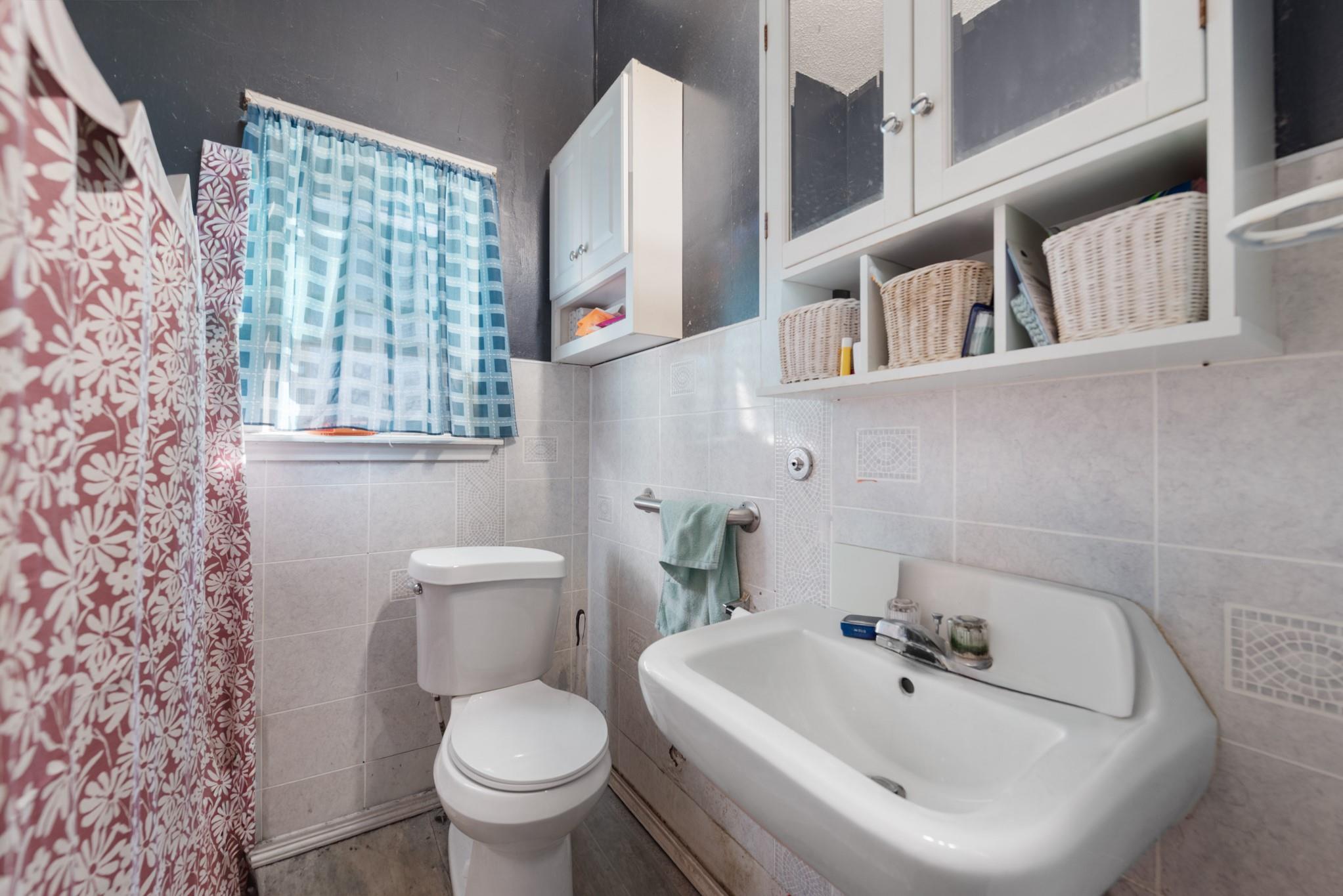 917 Trinity St, Lockhart, TX 78644