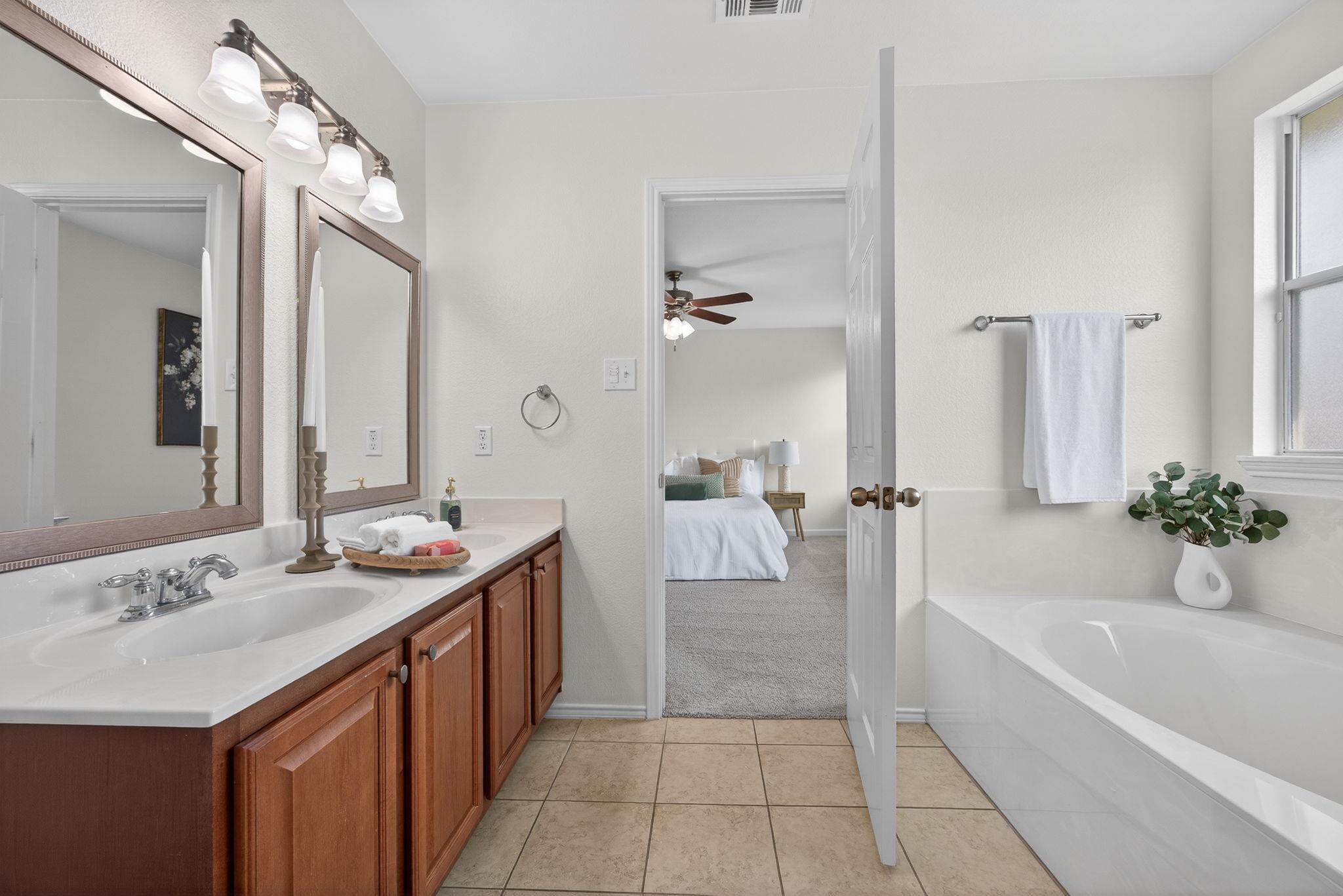 20017 Harrier Flight Trl, Pflugerville, TX 78660