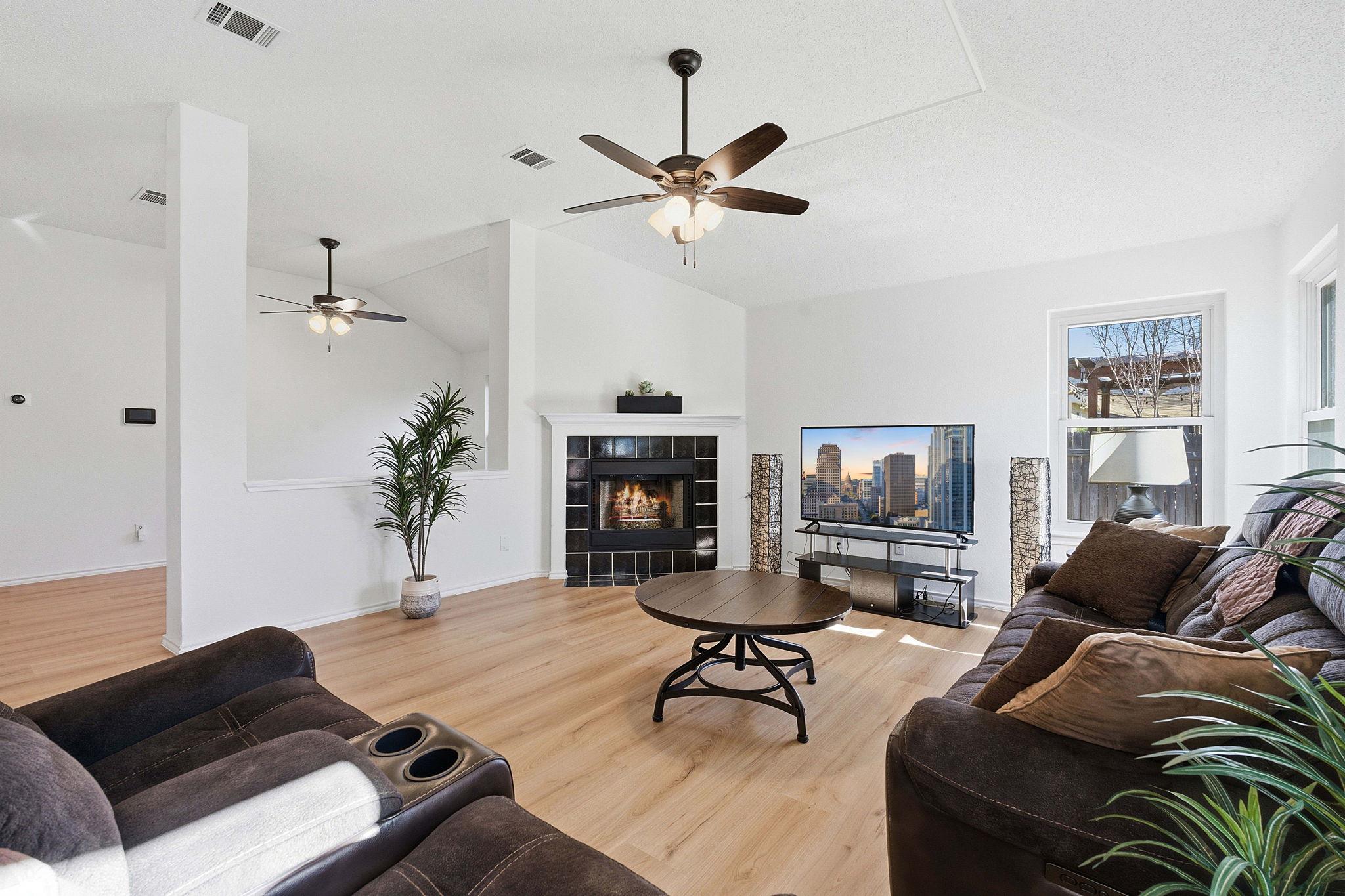 1203 Crossvine Way, Pflugerville, TX 78660