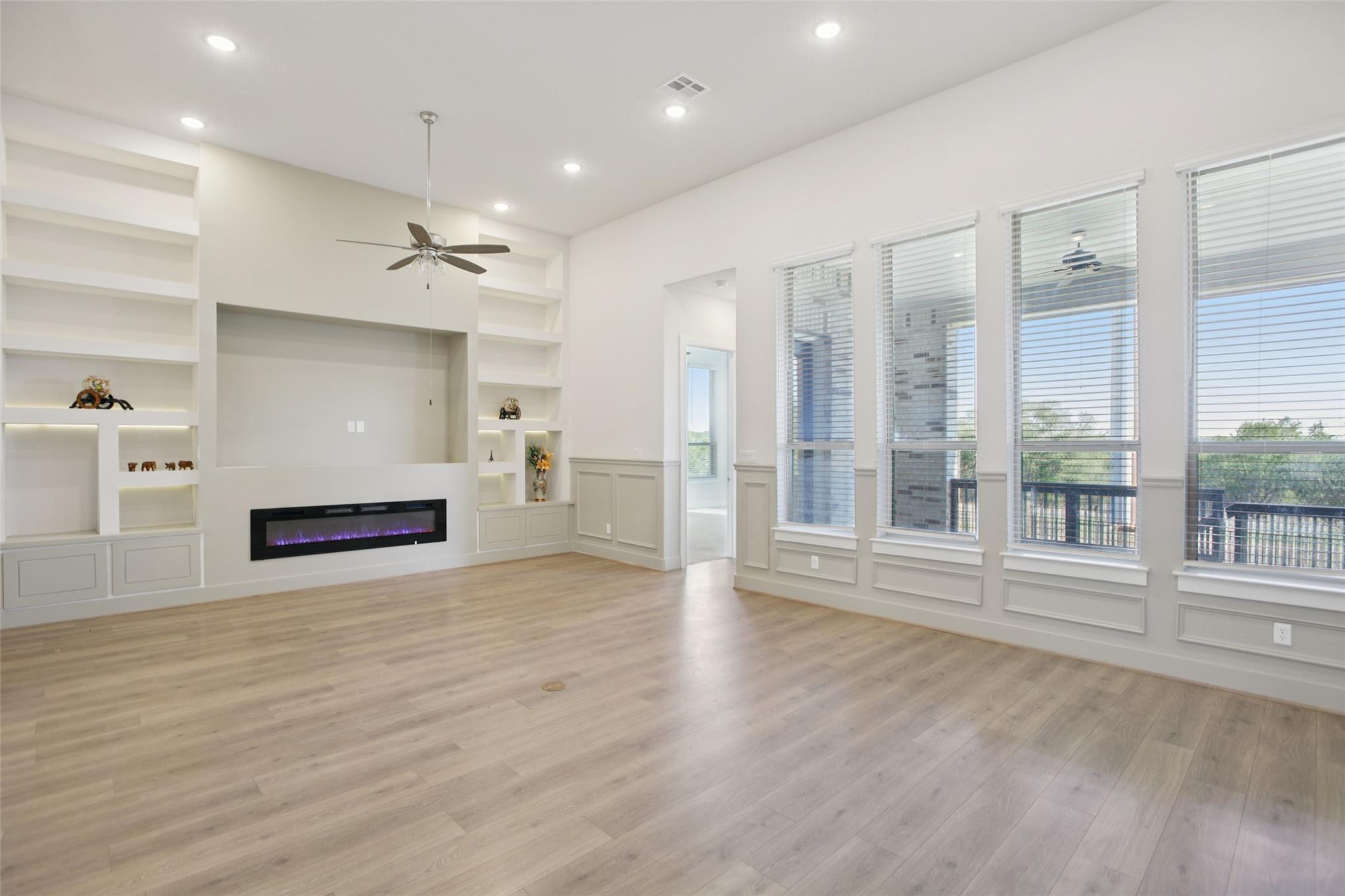 517 Copper Sage Dr, San Marcos, TX 78666