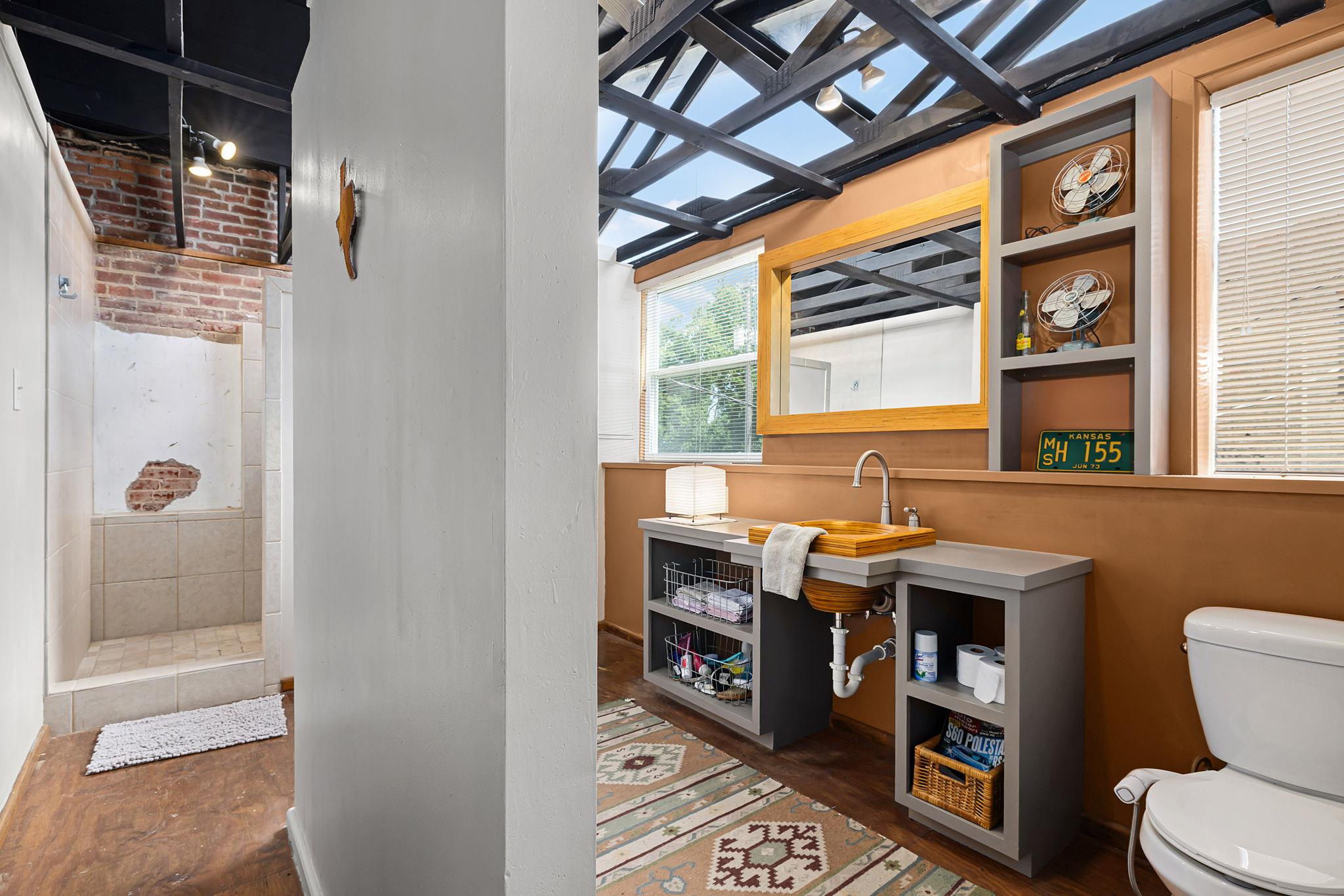 207 E Clark St, Bartlett, TX 76511