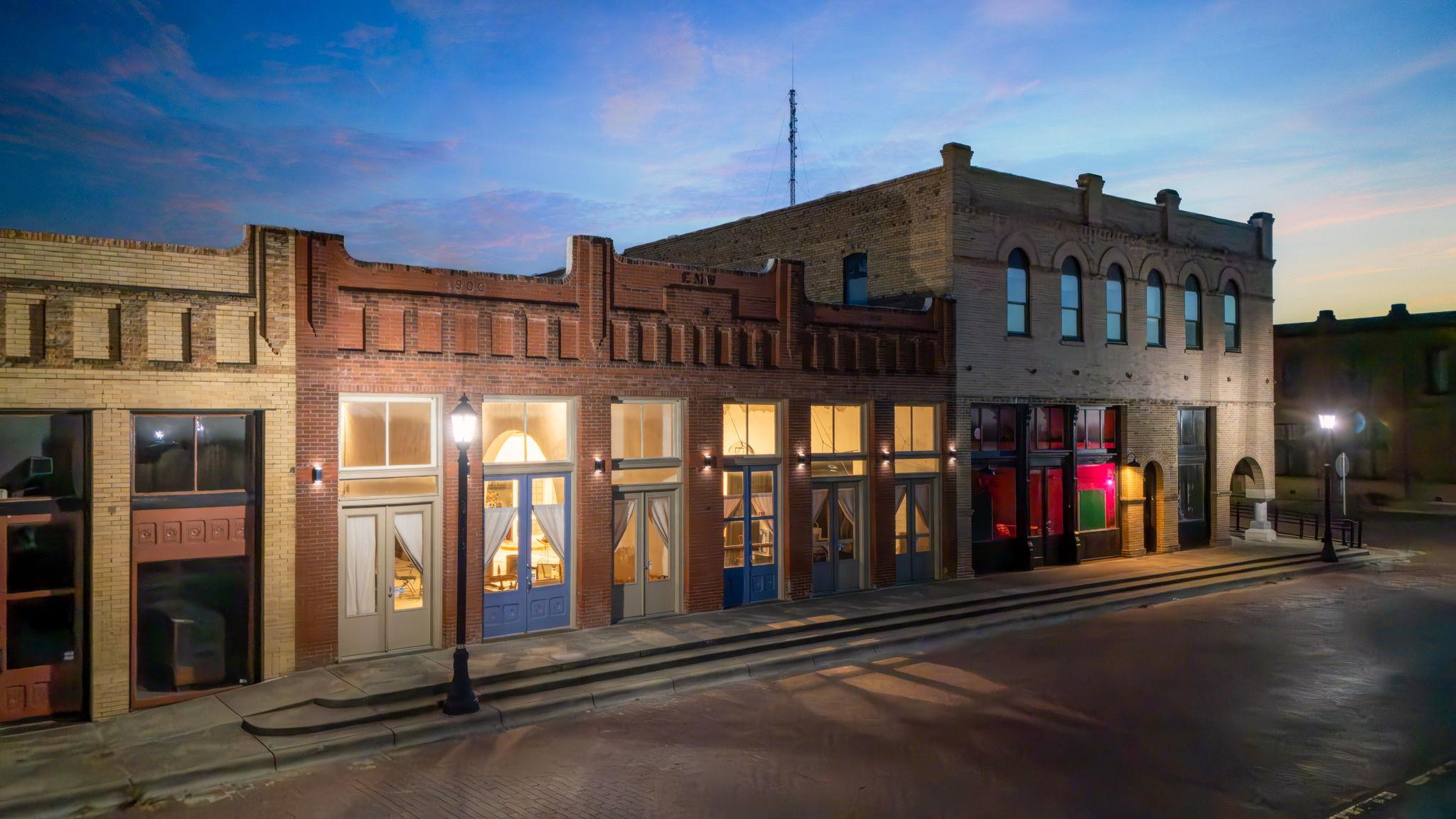 207 E Clark St, Bartlett, TX 76511