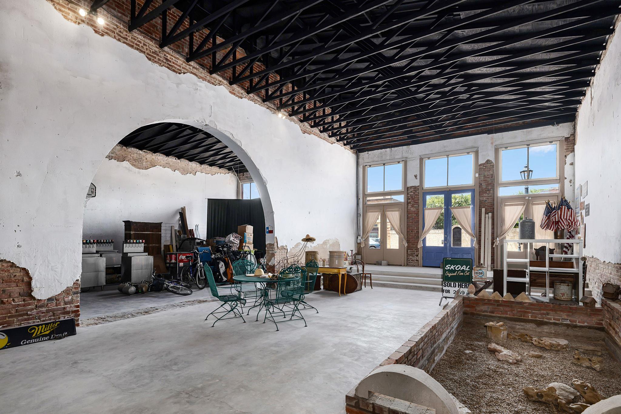 207 E Clark St, Bartlett, TX 76511