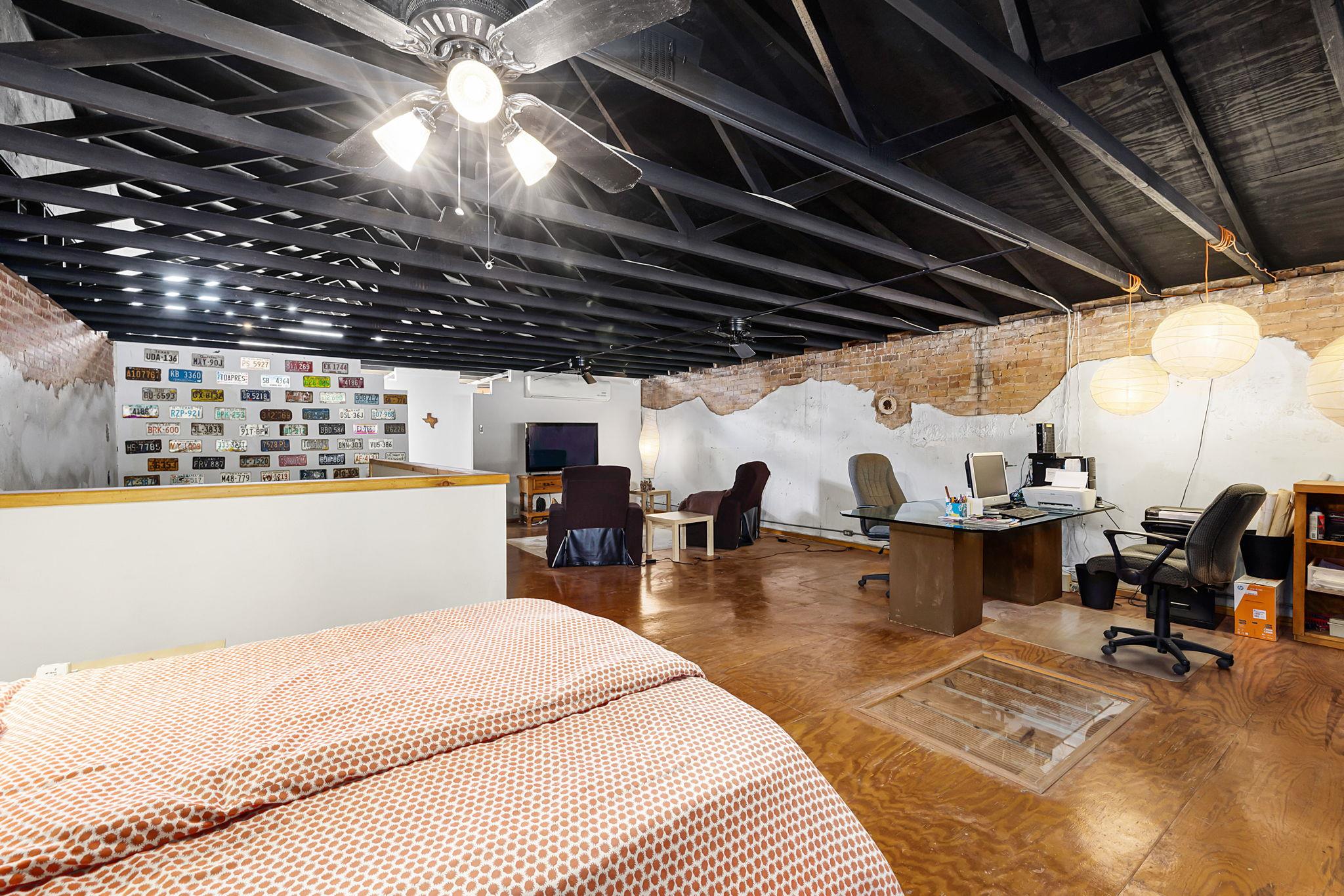 207 E Clark St, Bartlett, TX 76511