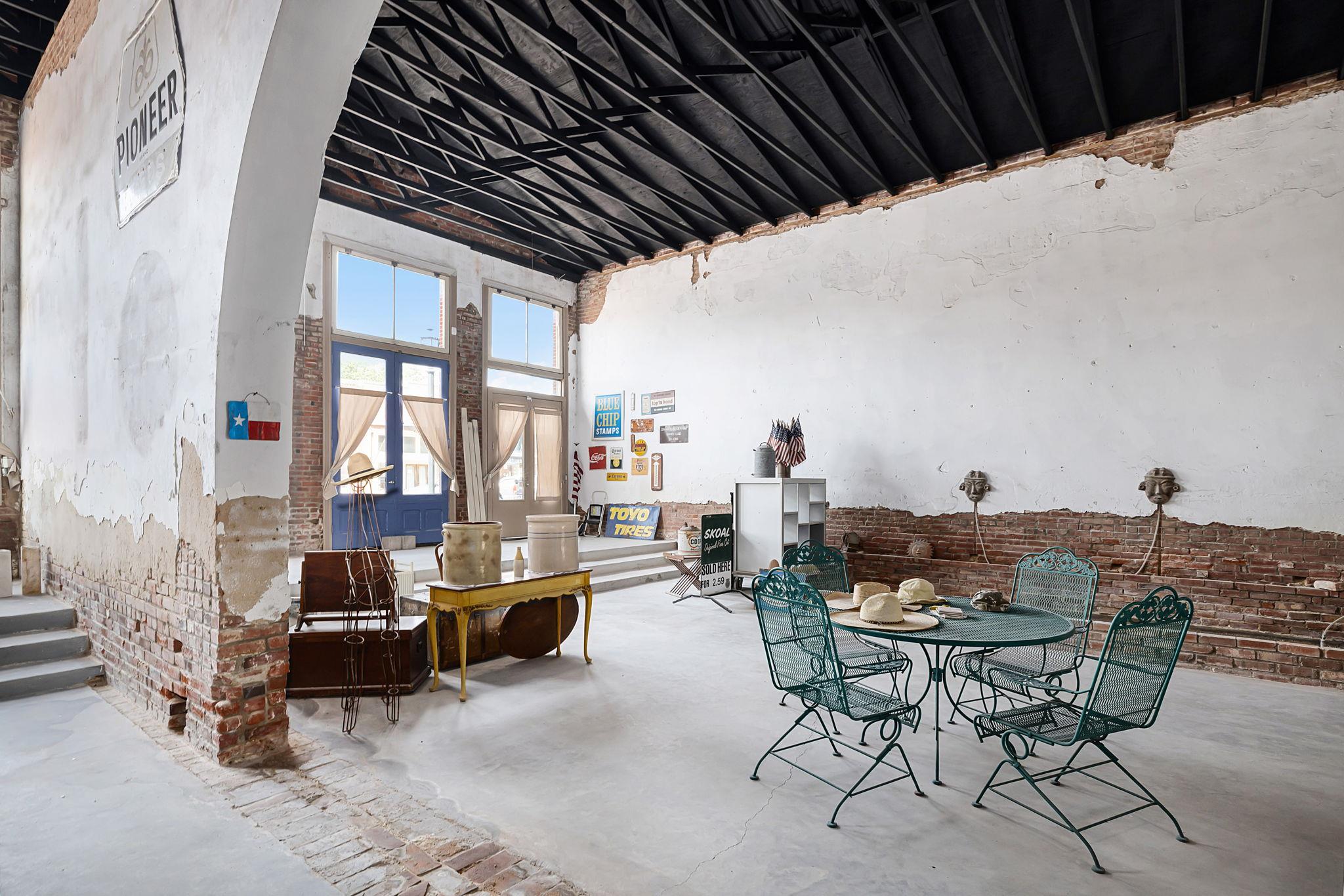 207 E Clark St, Bartlett, TX 76511