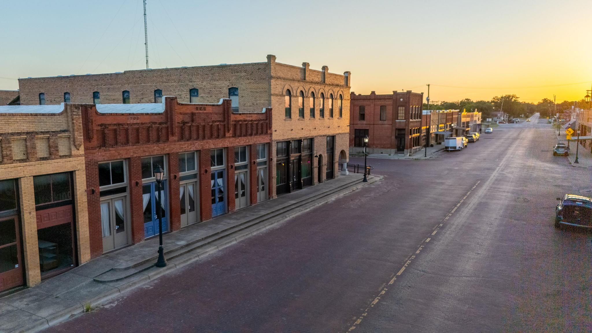 207 E Clark St, Bartlett, TX 76511