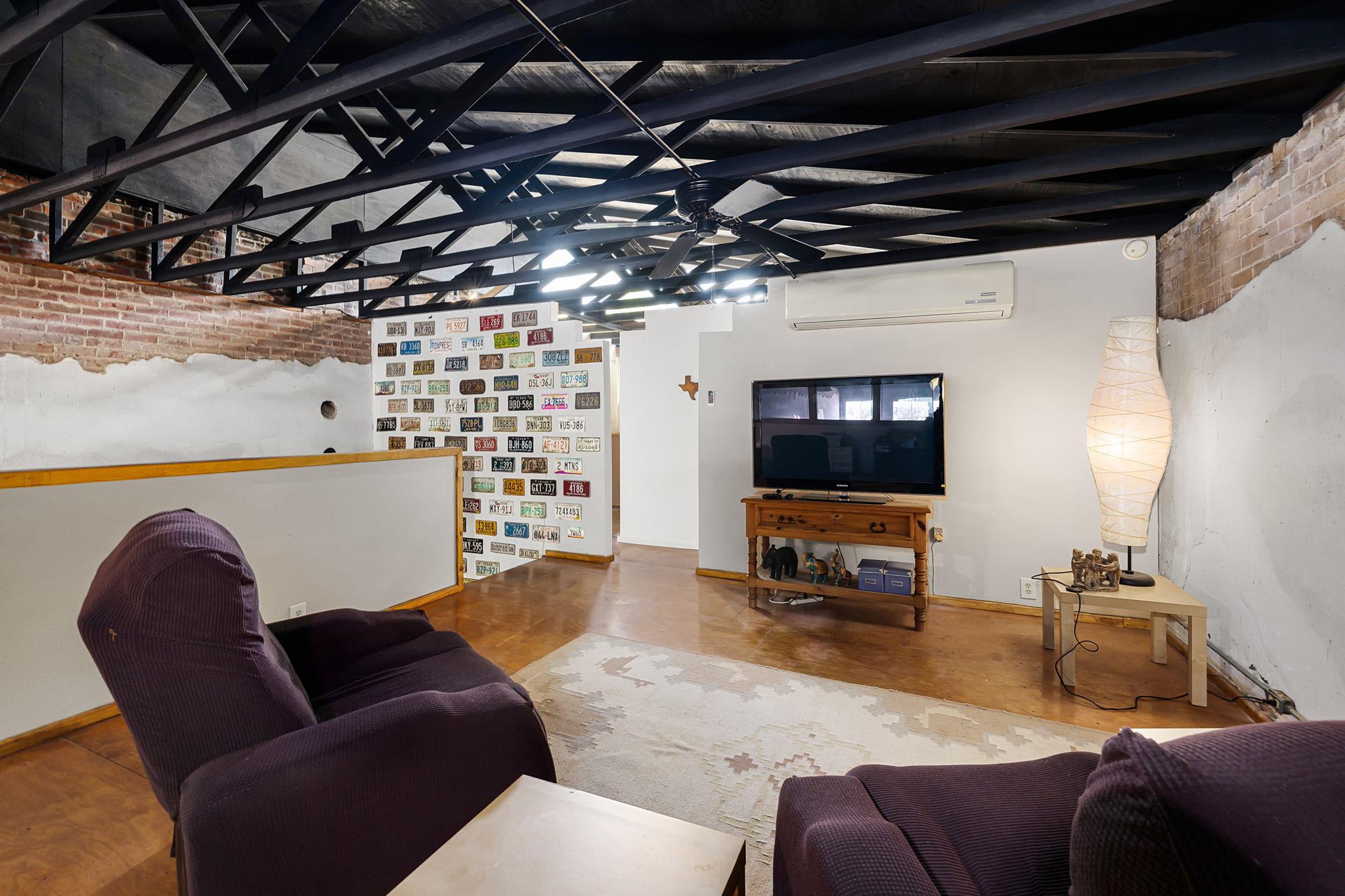 207 E Clark St, Bartlett, TX 76511